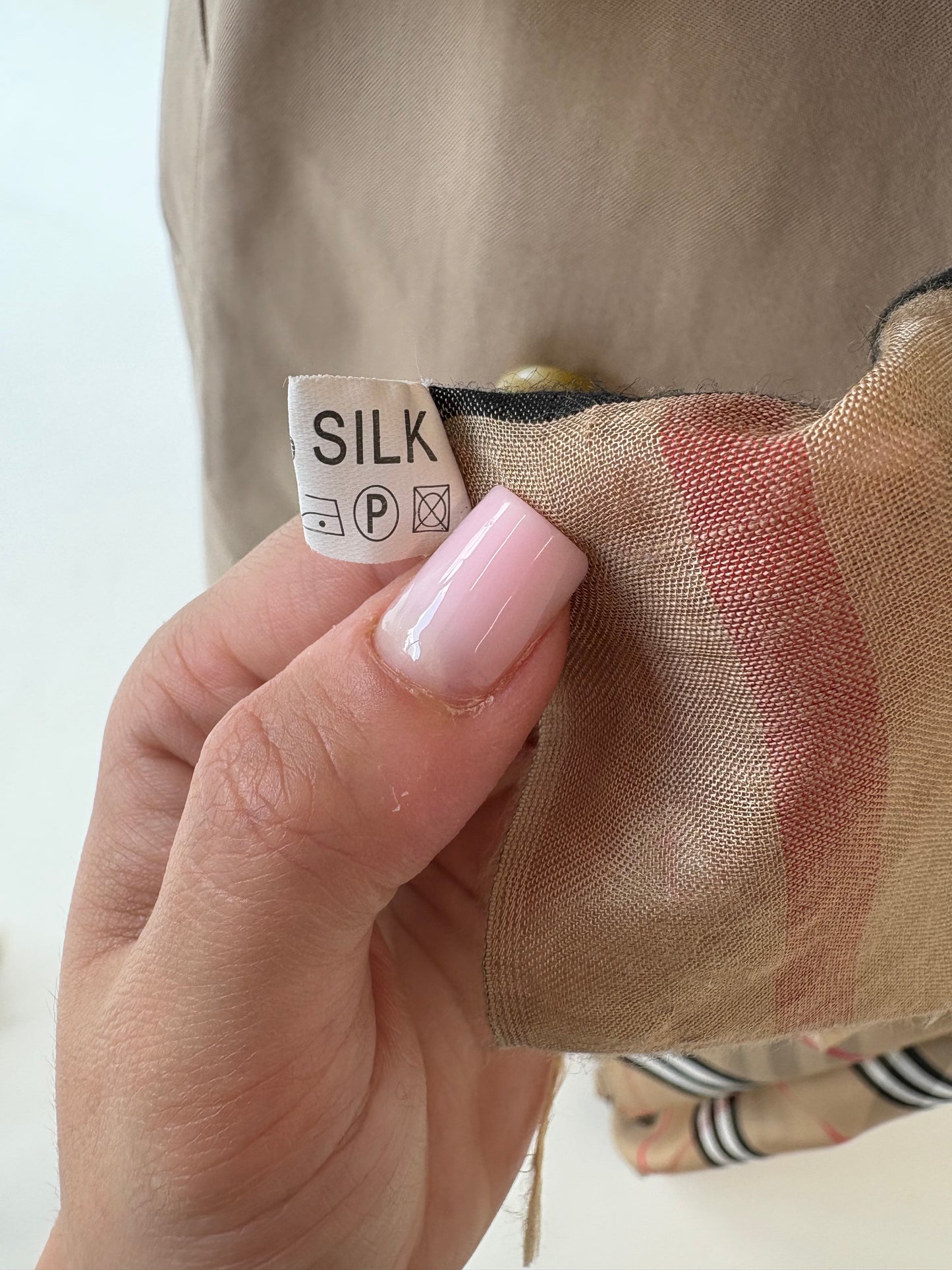 Sal din țesătură de mătase naturală cu print în stil Burberry