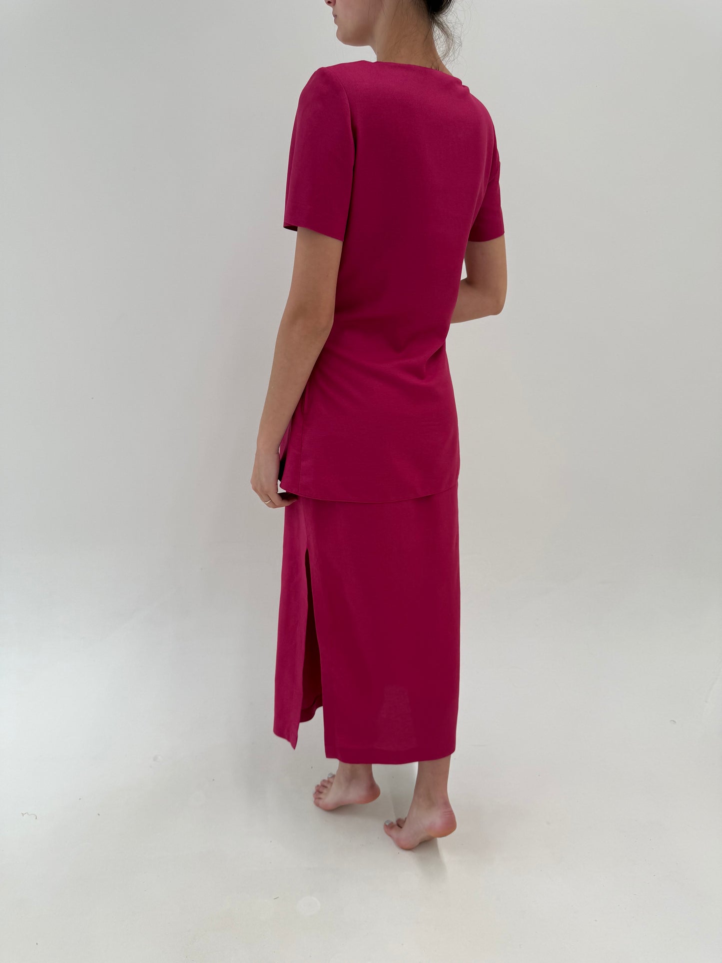 Rochie maxi fucsia în croi minimalist din pânză de in și vascoza