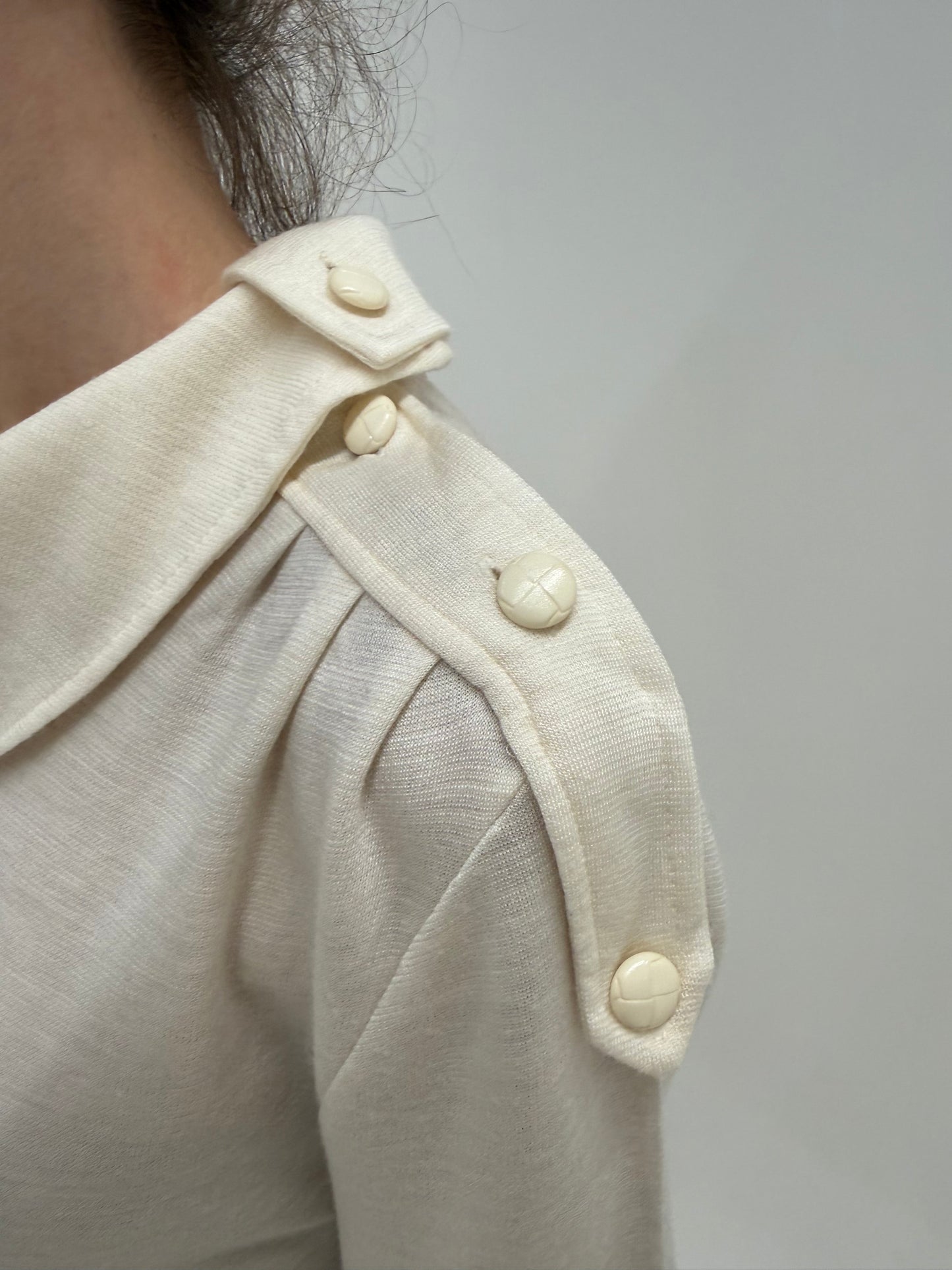 Rochie maxi butter white cu talie reglabilă din jerse de lana extrafina