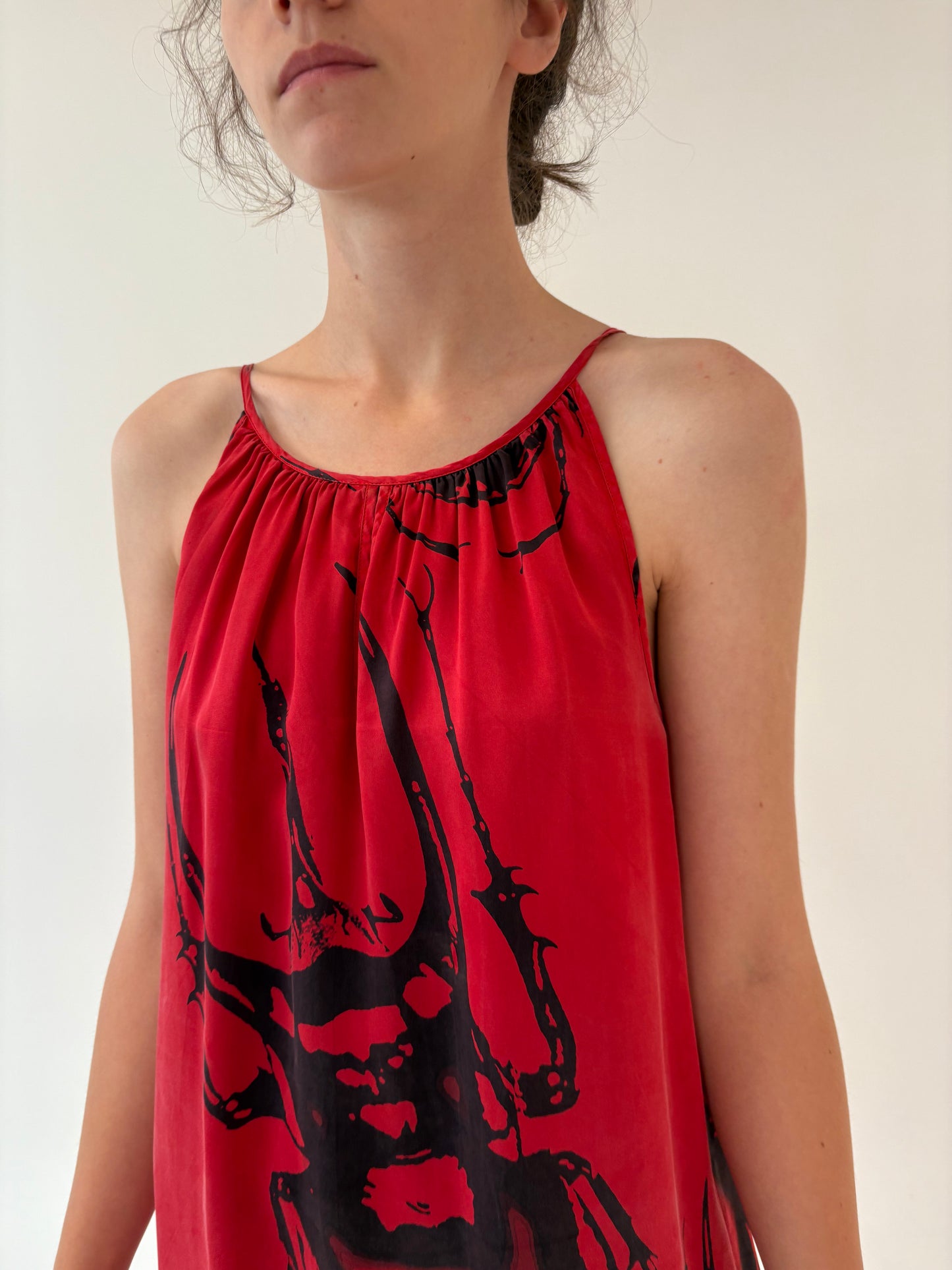 Rochie în croi lejer din mătase naturală cu print ca pictat