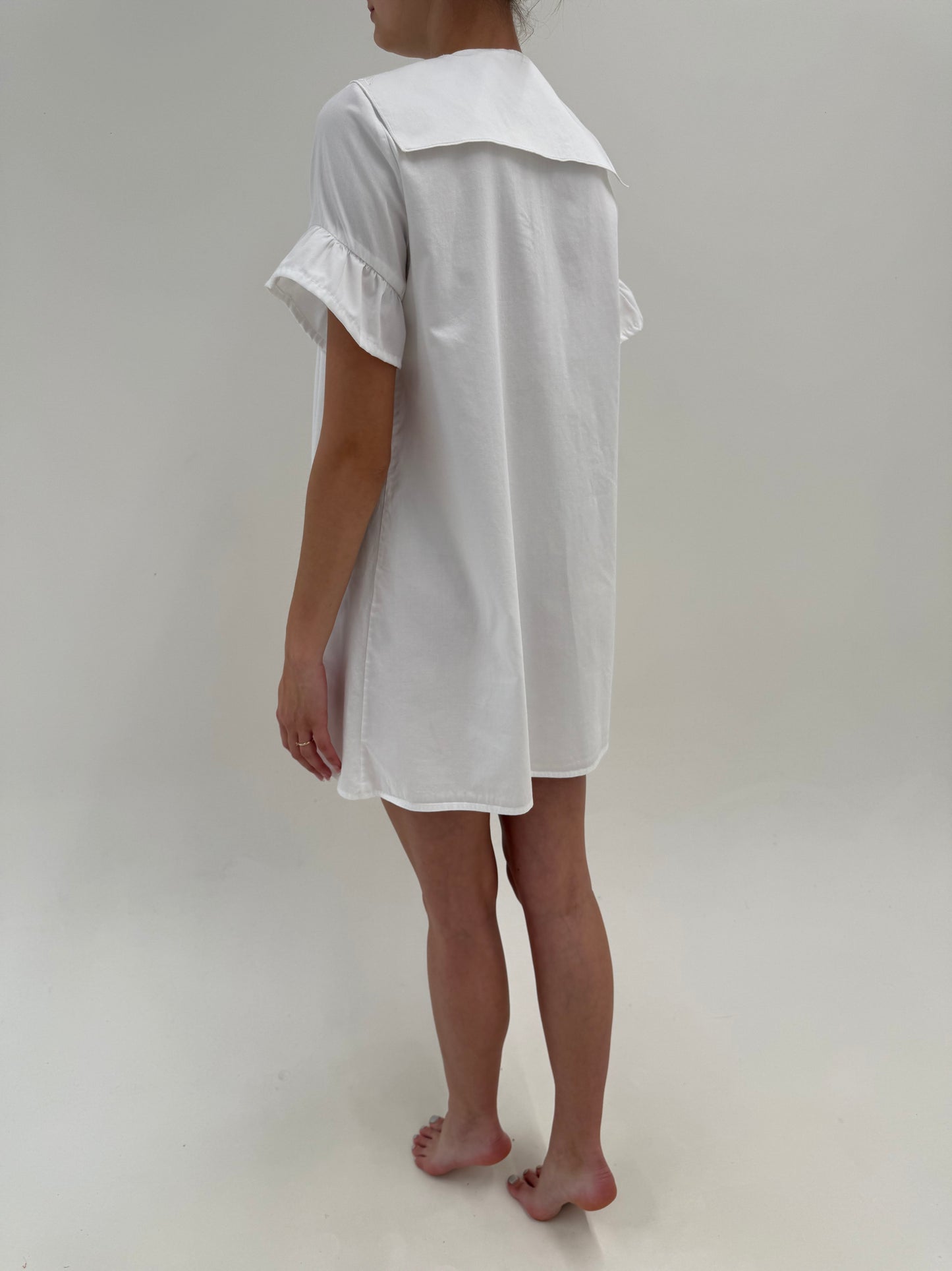 Rochie mini din poplin excepțional de bumbac cu guler brodat în croi vaporos