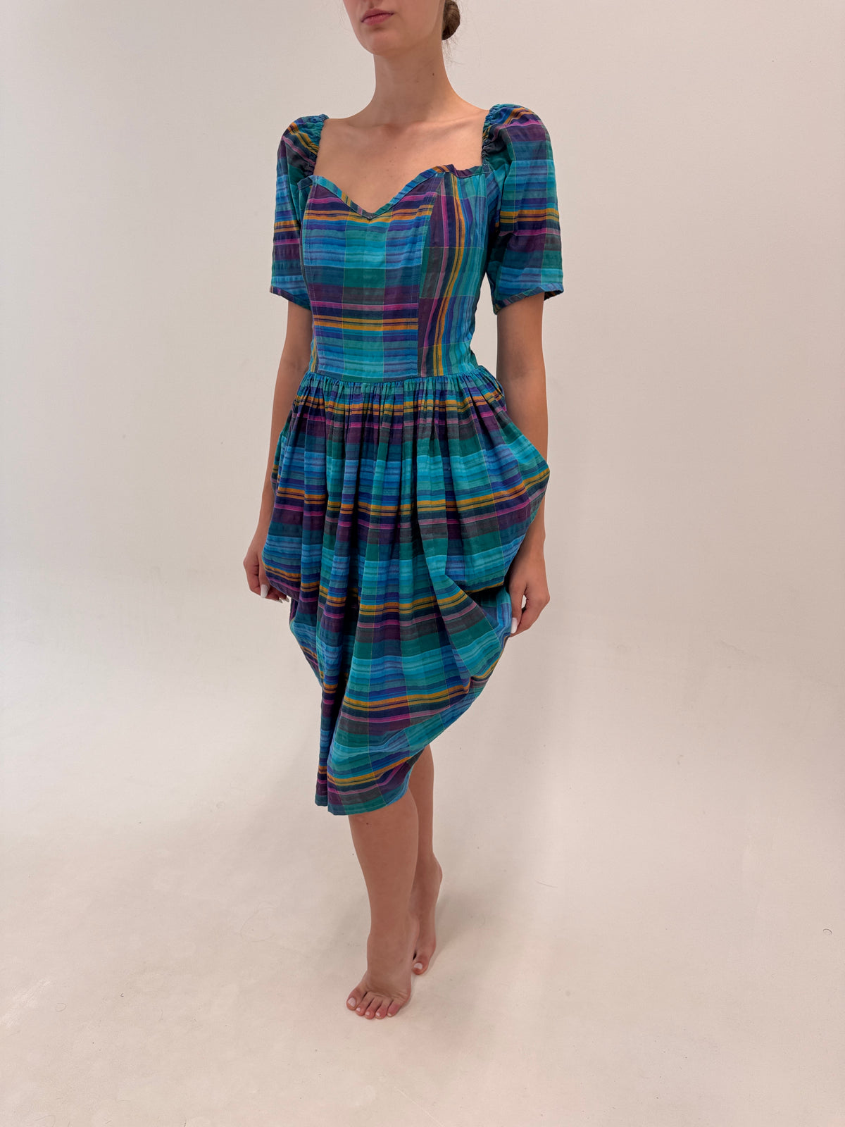 Rochie vintage spectaculoasă din pânză de in în croi elaborat cu corsaj