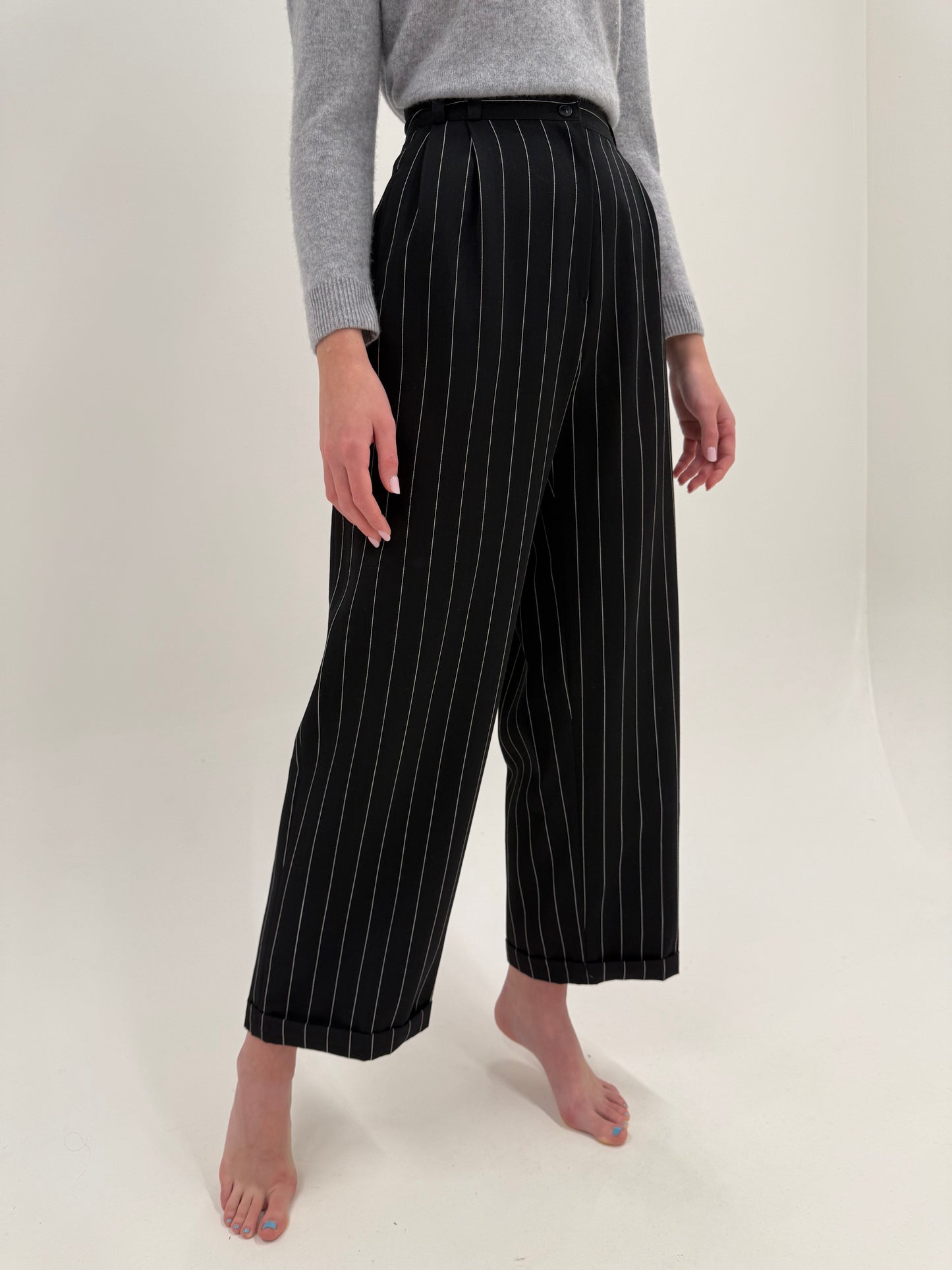 Pantaloni high end spre palazzo din lana extrafina ușor lucioasă și talie ultra înaltă