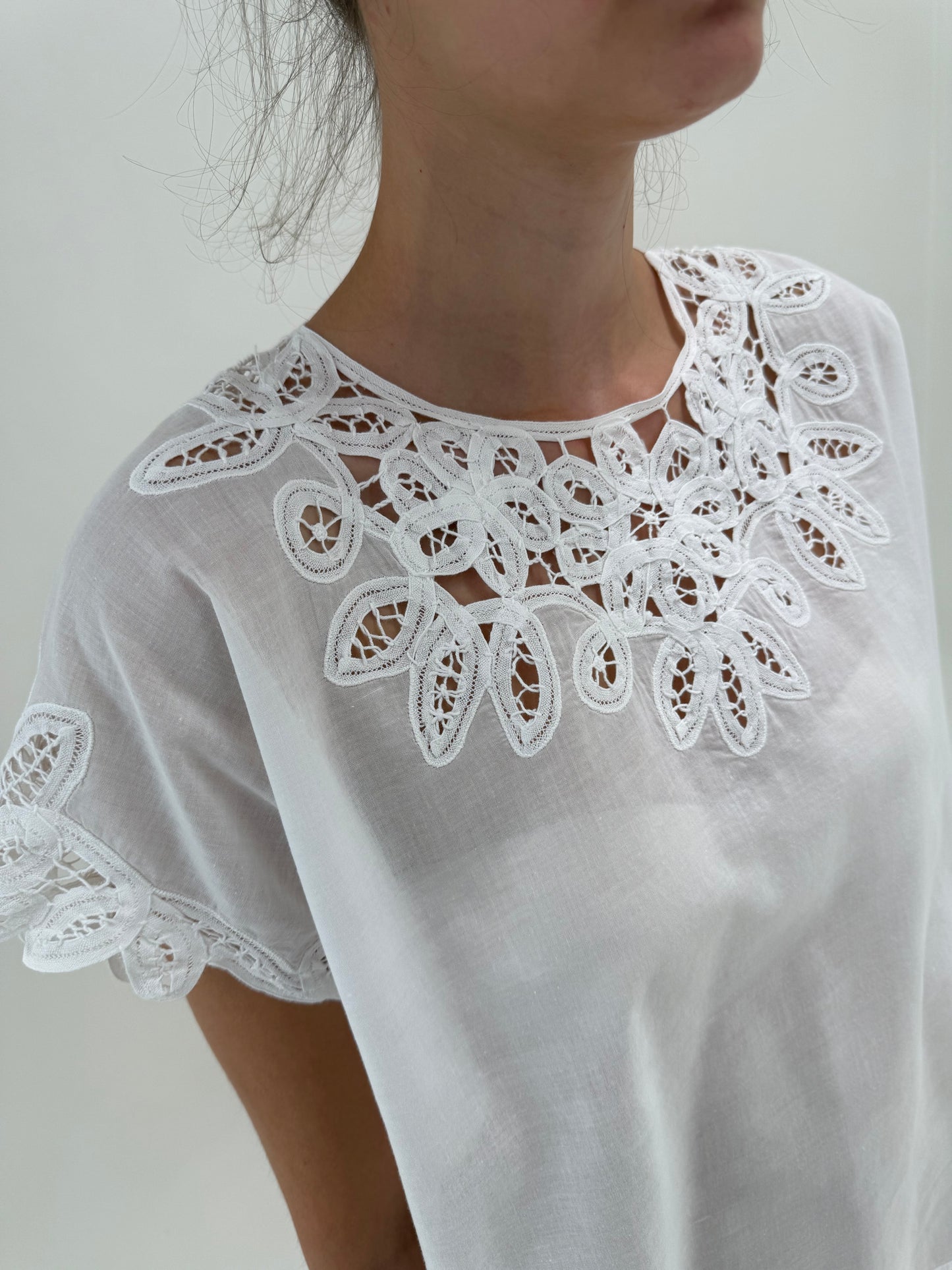 Top italian bijuterie cu dantelă macrame lucrată manual in croi oversized