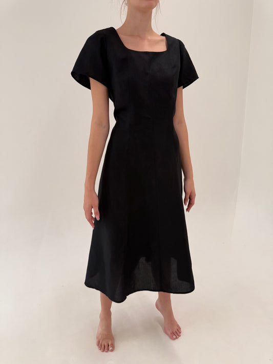 LBD negru maxi din in premium in croi minimalistcu buzunare