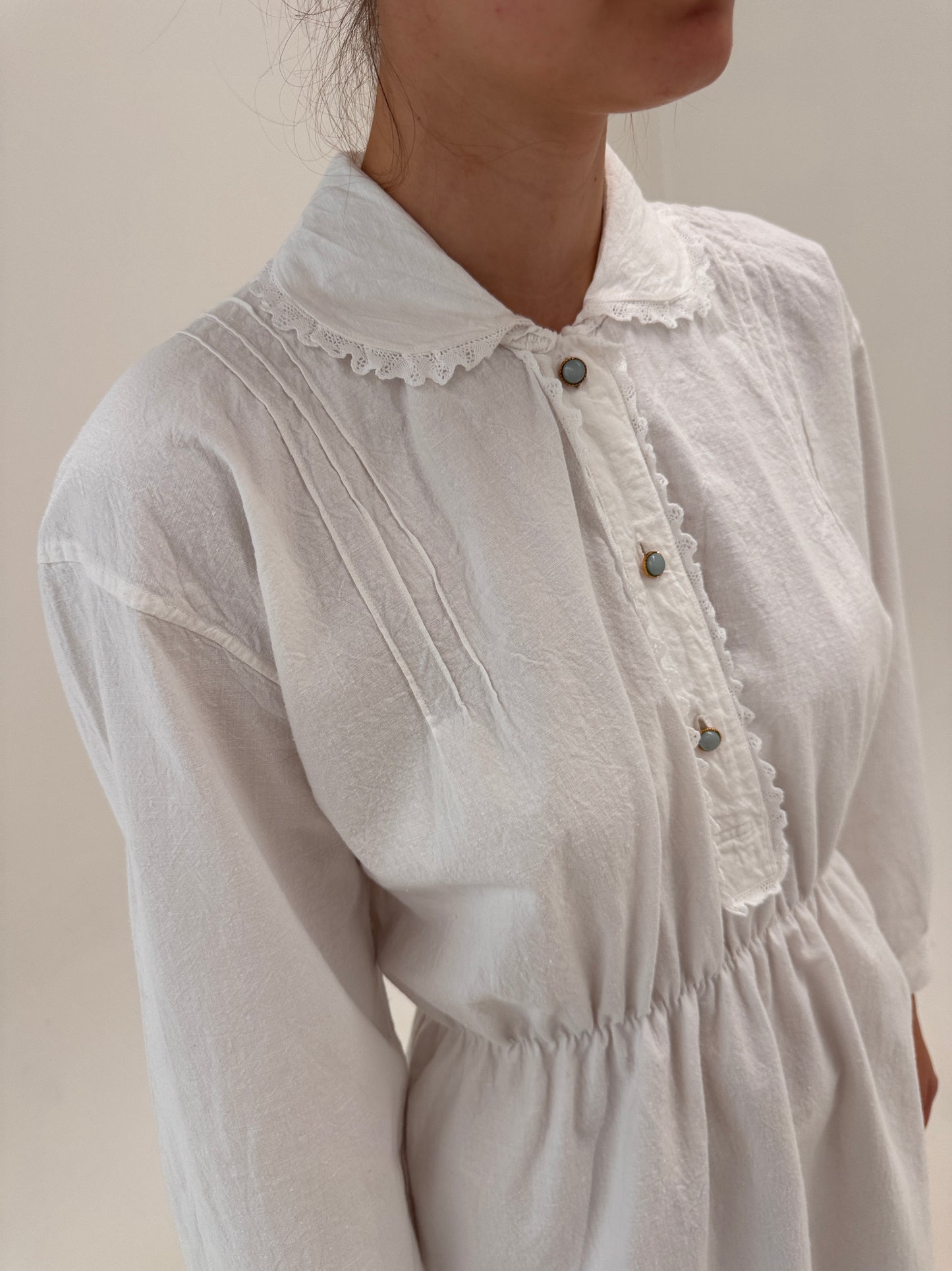 Rochie Old vintage excepțională din pânză de bumbac cu talie elastică și lucrătură manuală