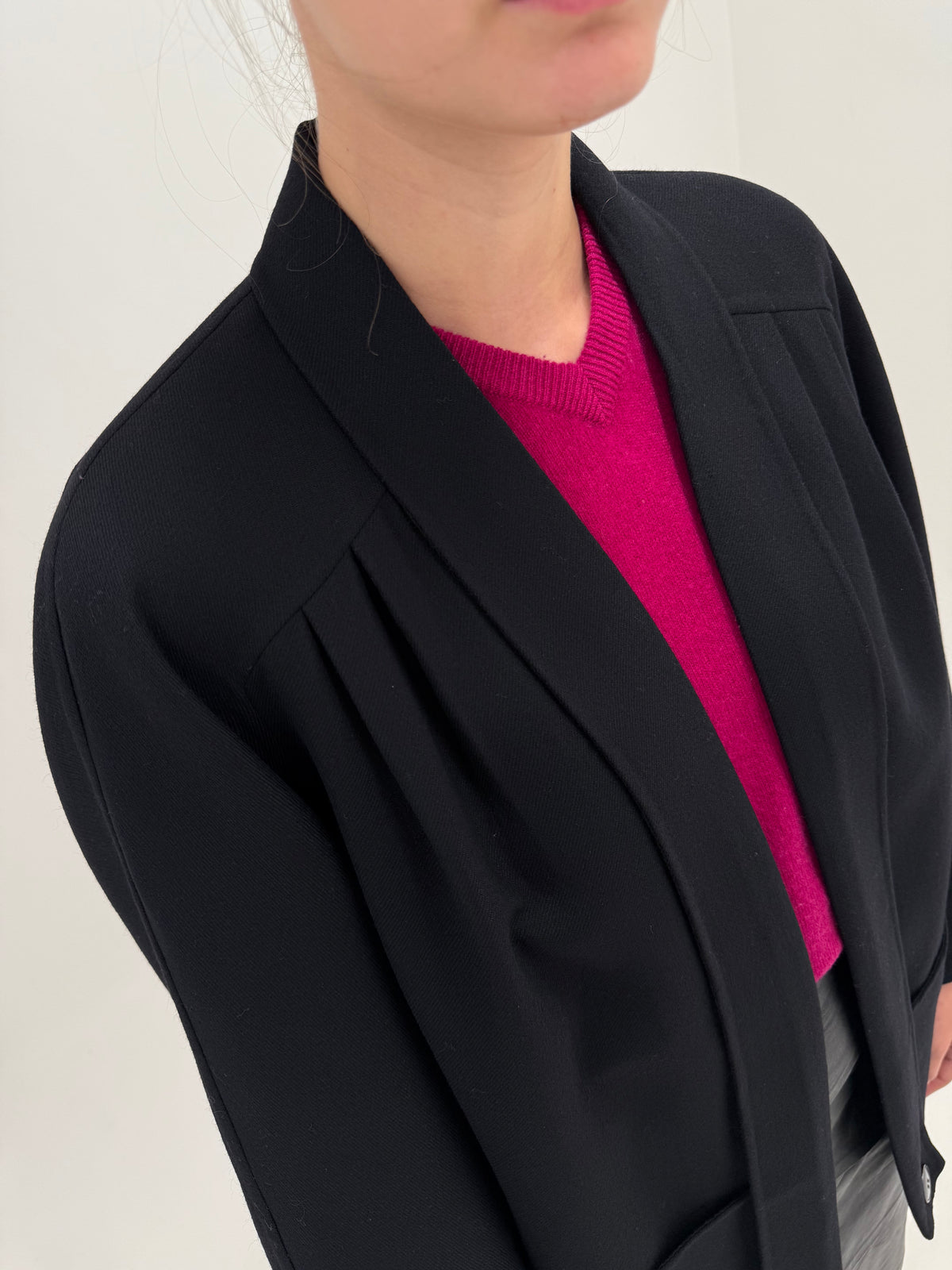 Jacheta neagra tip kimono de brand luxury italian din lana excepțională lucrată manual