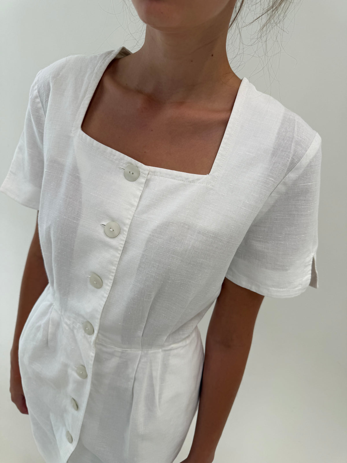 Rochie din pânză excepțională cu talie ultra înaltă marcată și buzunare