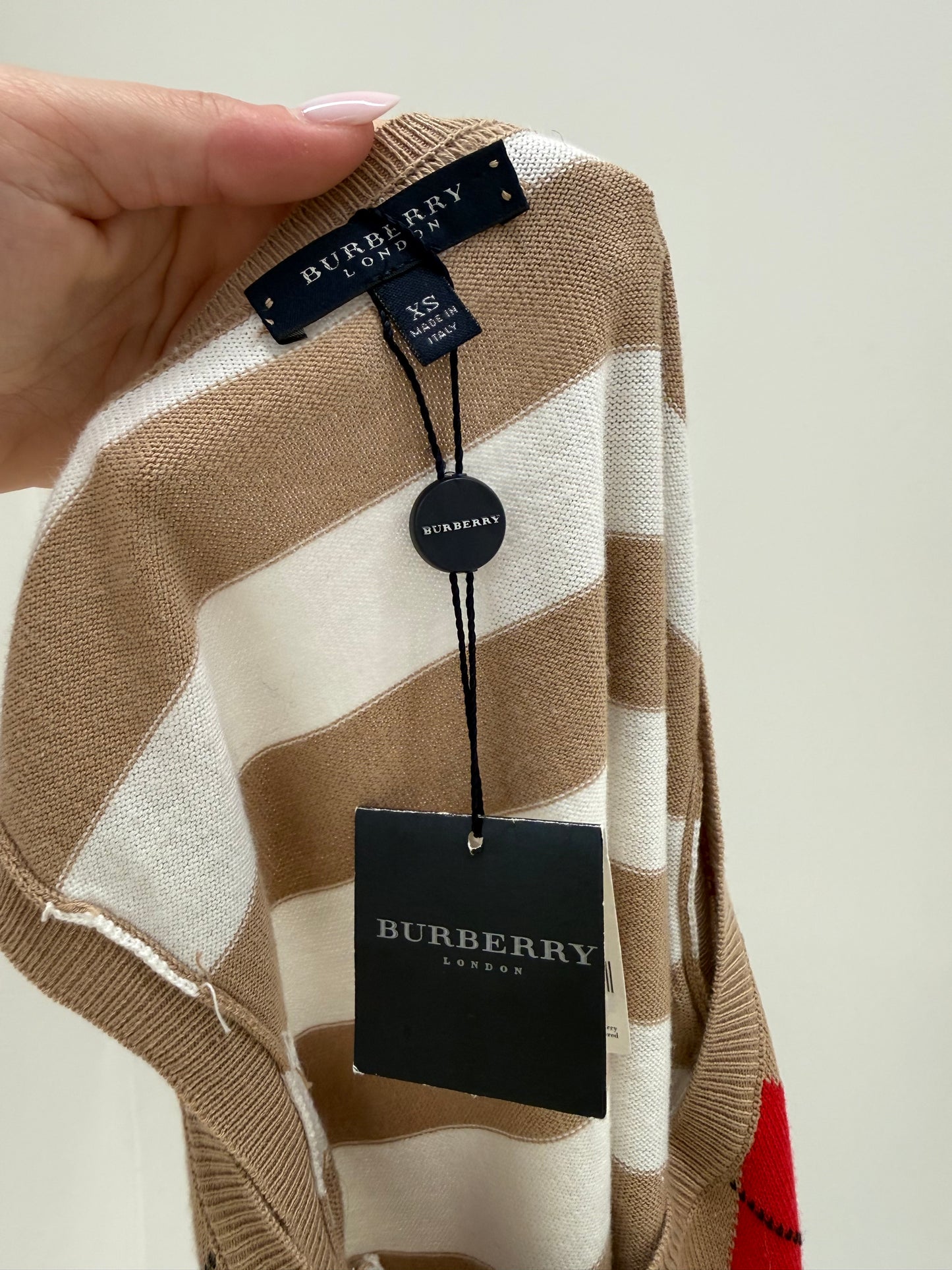 Top Burberry nou cu eticheta din jerse  camel de vară în croi clasic