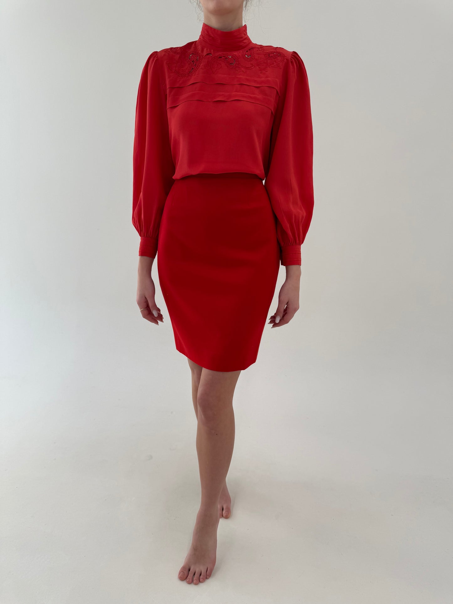 Costum italian premium cherry red cu sacou structurat