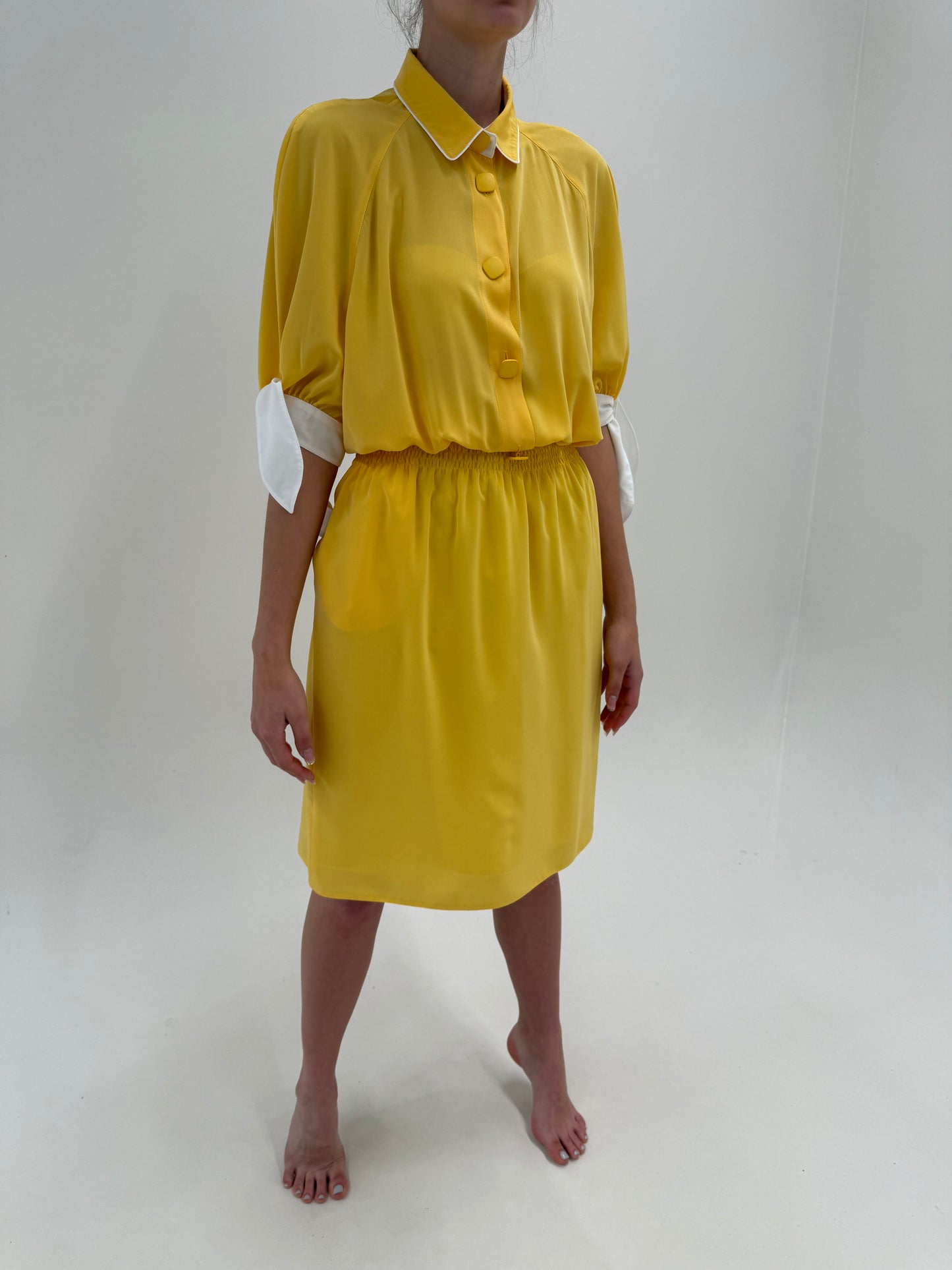 Rochie ultra chic butter yellow cu talie elastică ultra marcată înaltă și buzunare