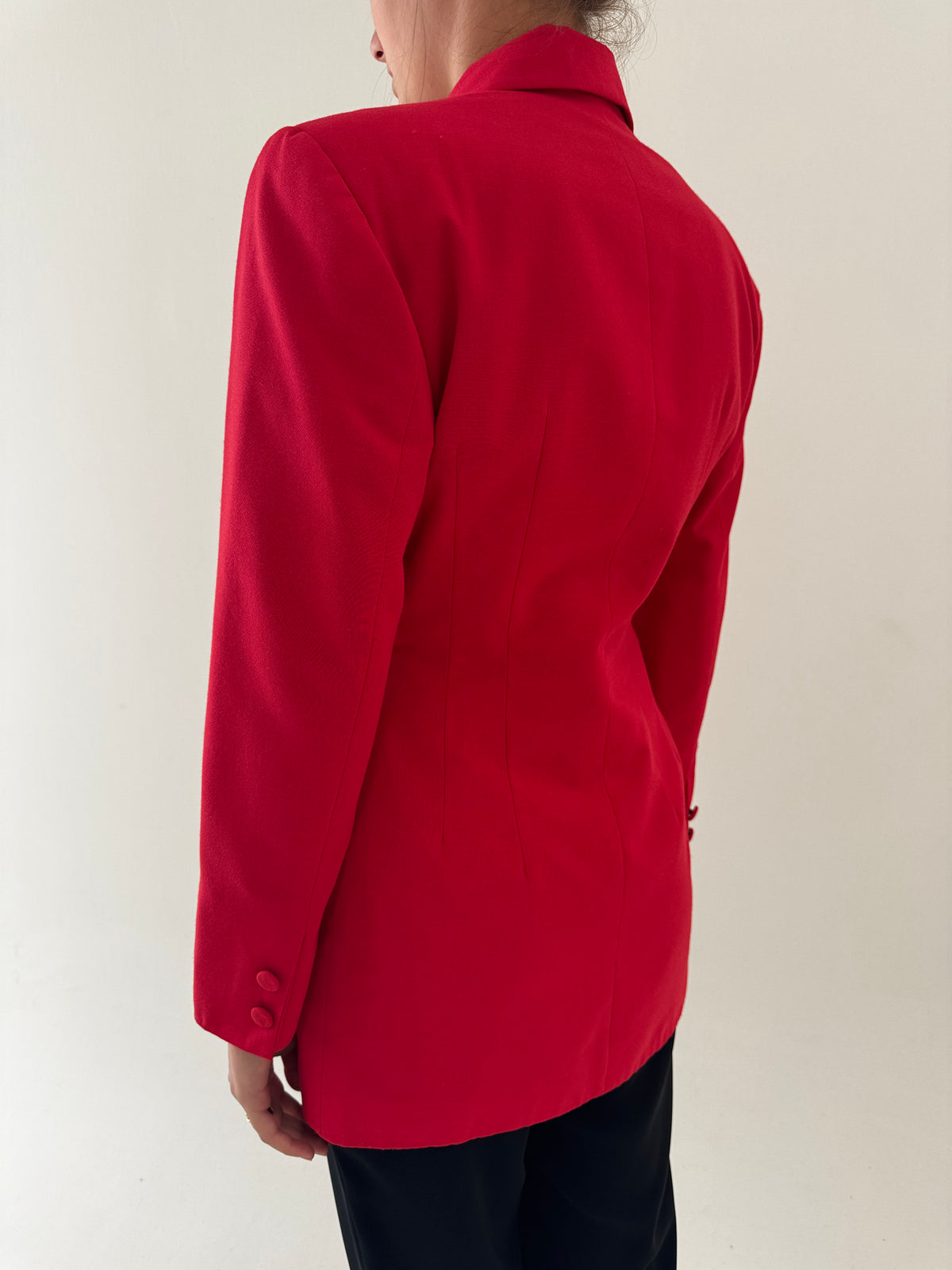 Sacou ultra cambrat cu revere late din stofita de lana extrafina cherry red