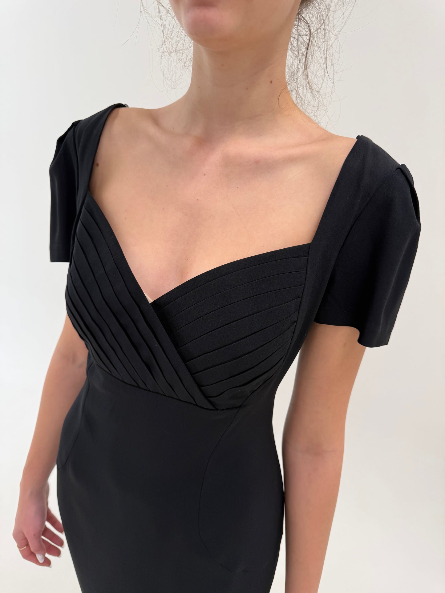 LBD vintage excepțional în croi ultra feminin cu decolteu inima