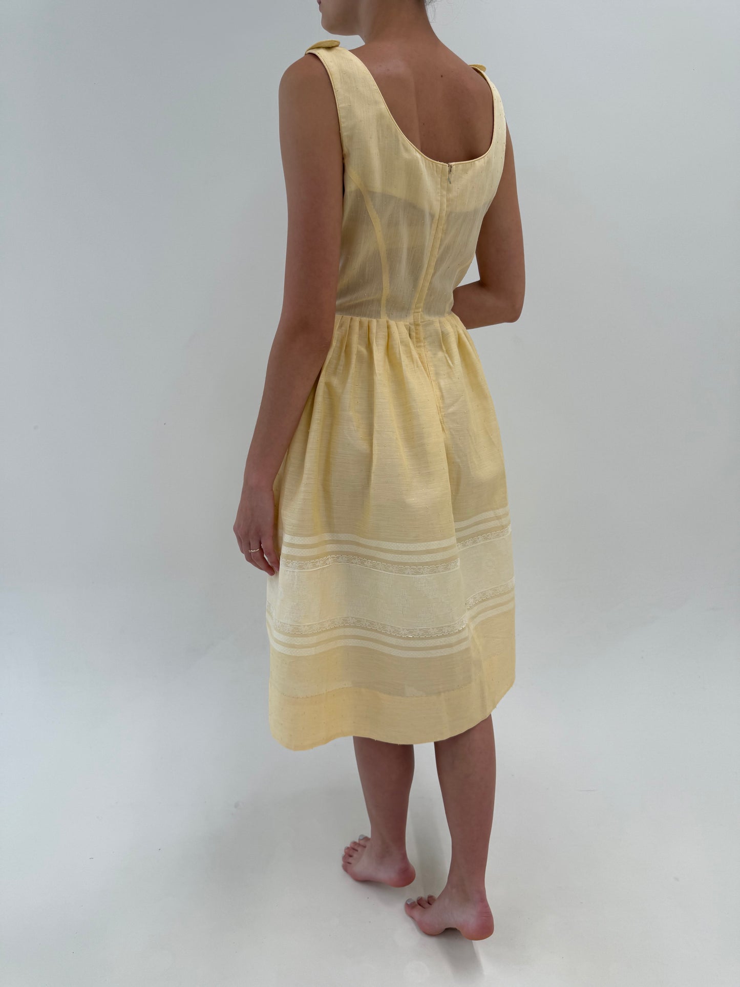 Rochie old vintage anii 50 din pânză pretioasa de bumbac în croi ultra cambrat