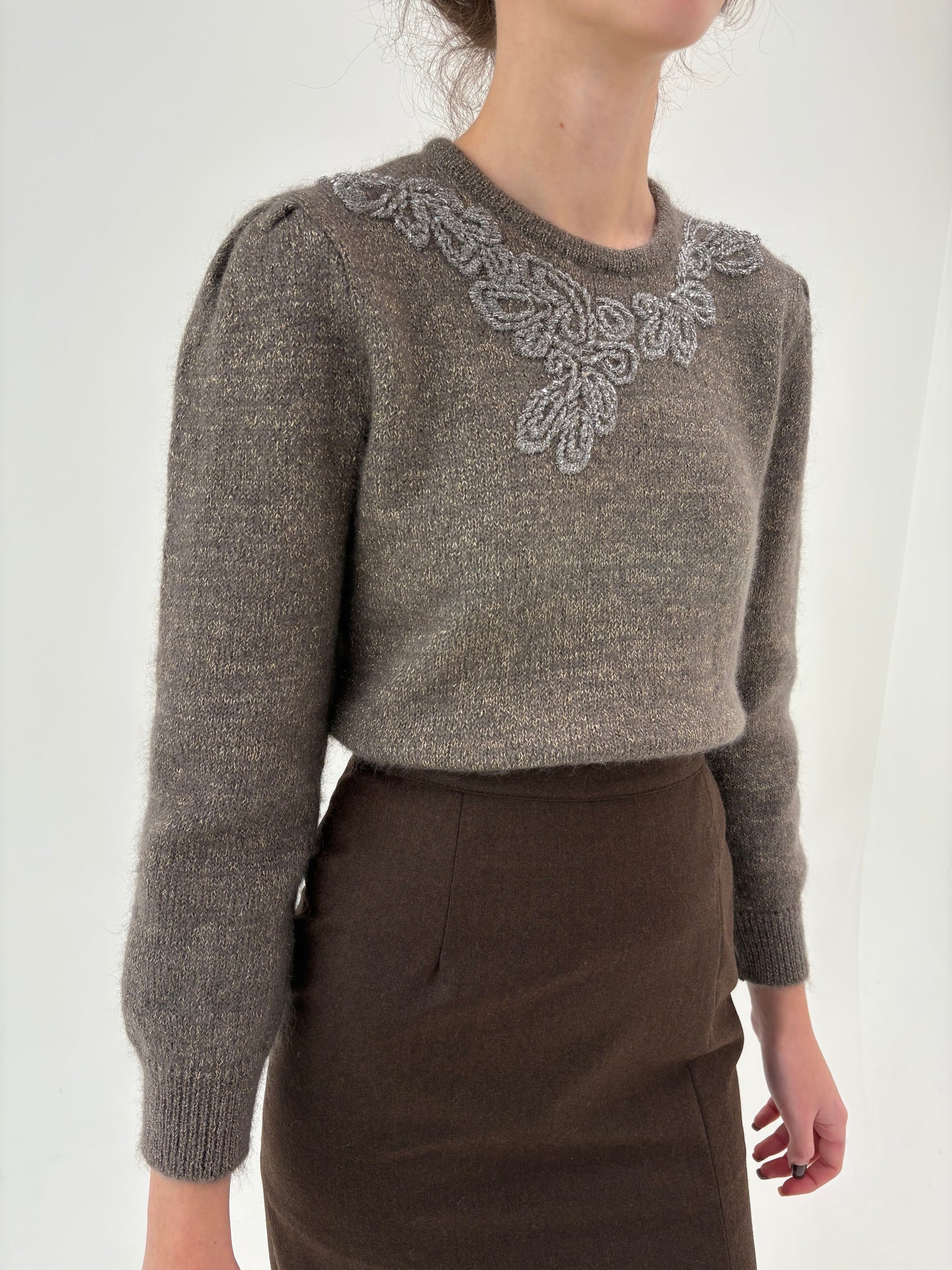 Pulover taupe luxury vintage din baby mohair cu aplicații manuale excepționale