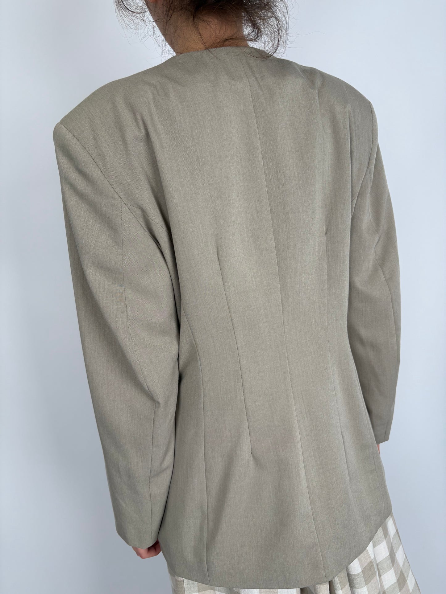 Sacou vintage Sage green de vară cu broderie și nasturi mother of pearl