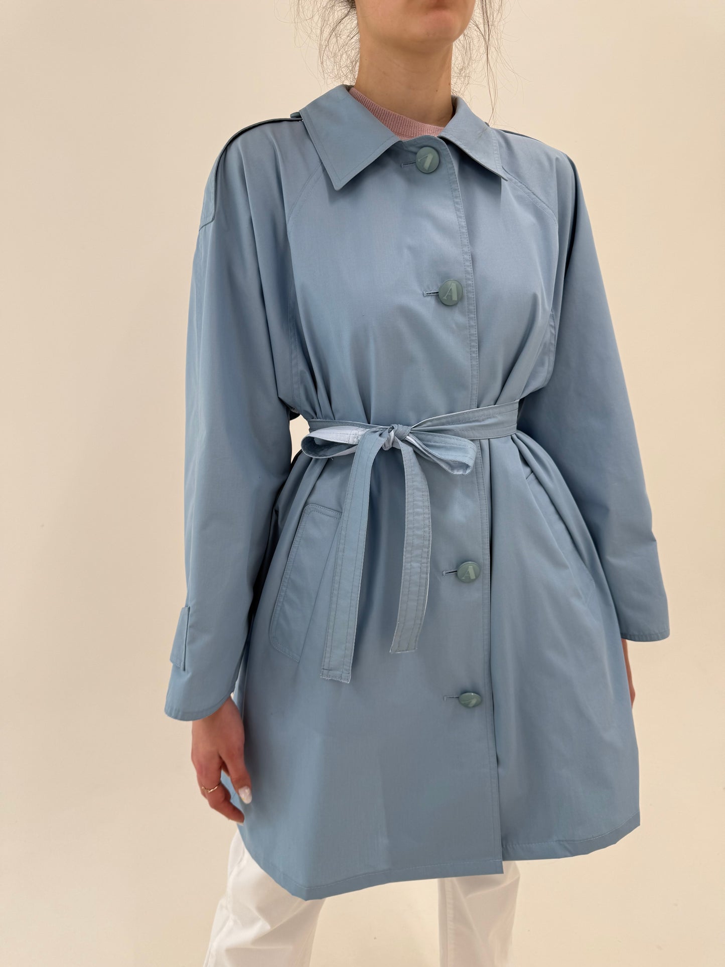 Trench baby blue luxury Aquascutum din gabardină super ușoară impermeabilă