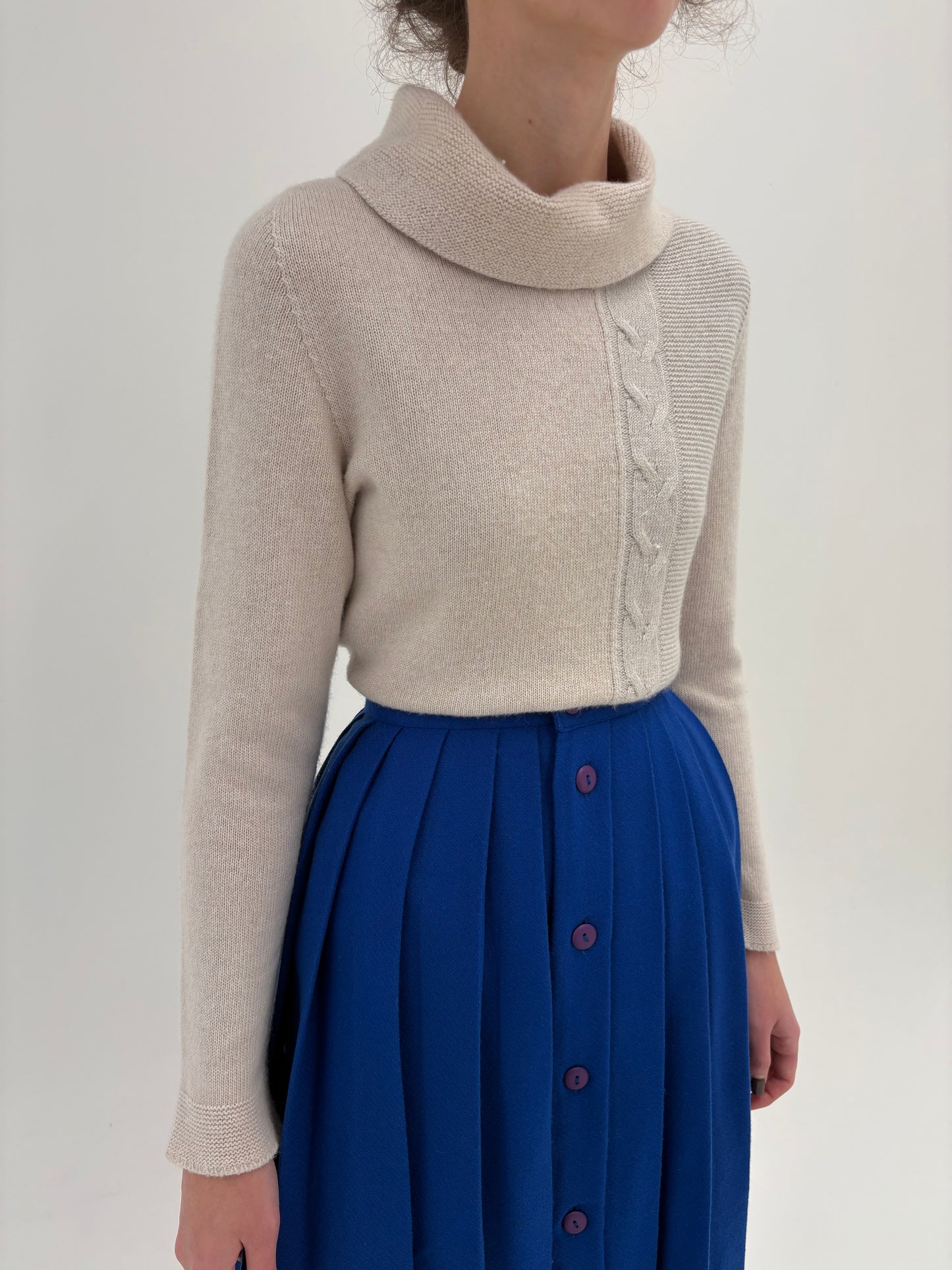 Maleta off white cu guler sal din lana merino extrafina