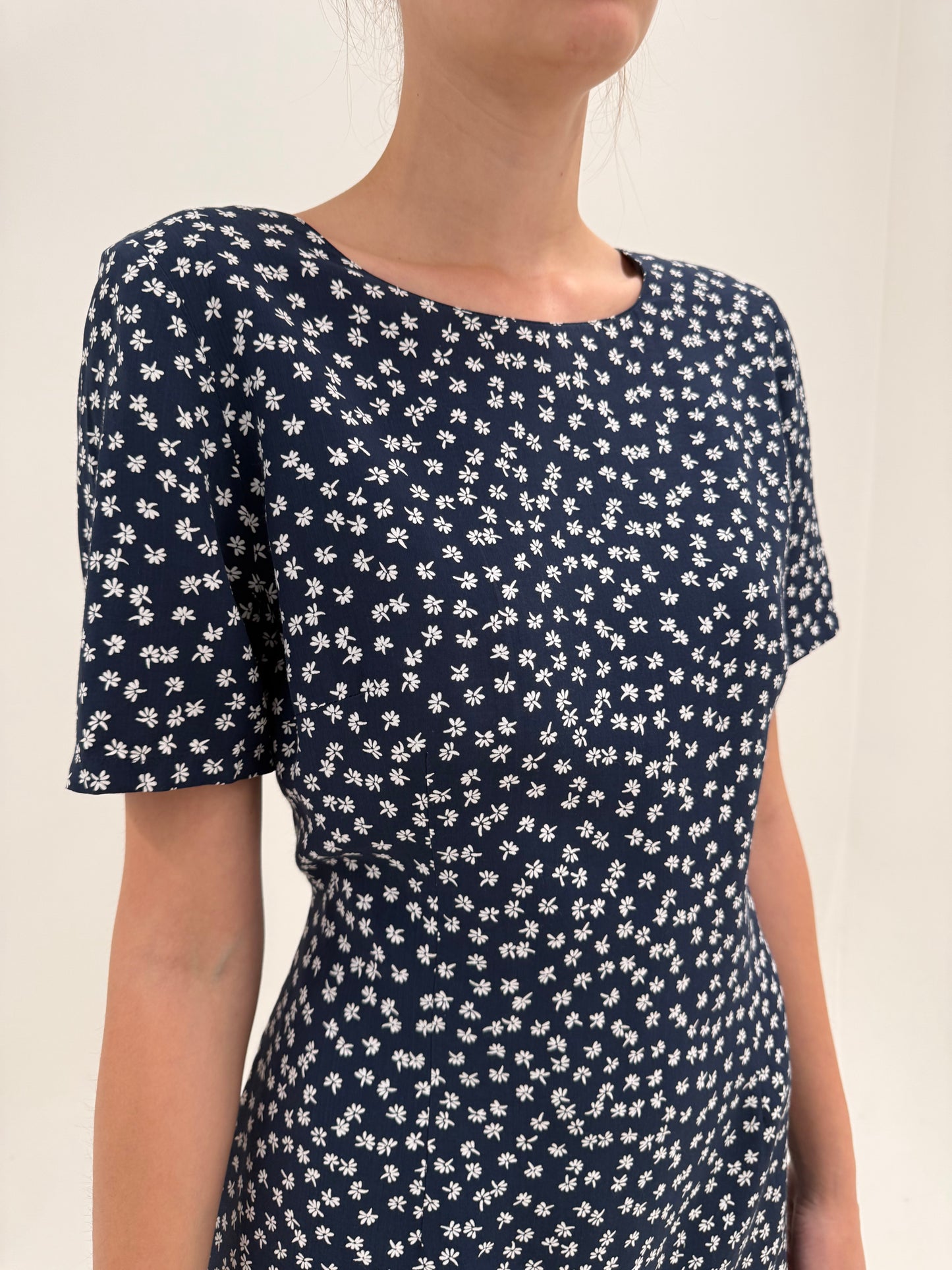 Rochie italiană vintage în croi clasic ușor cambrat cu fusta tip petale