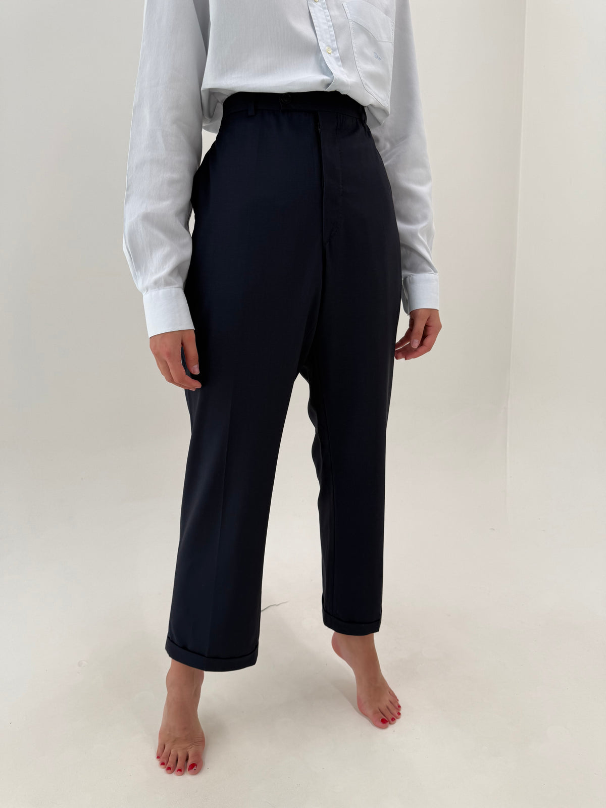 Pantaloni Valentino din lana extrafina subțire cu manșetă și talie înaltă