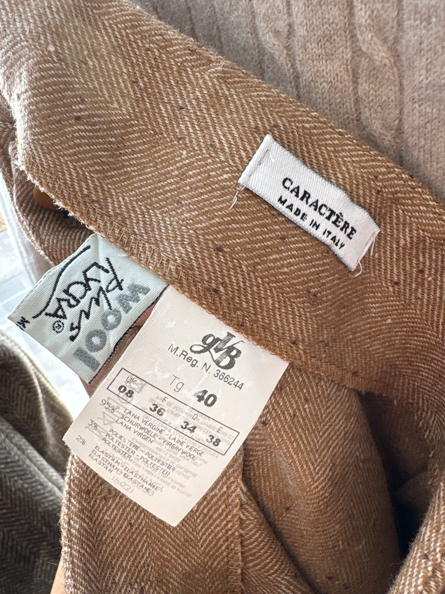 Fustă Camel de brand high end italian din stofă plină Chevron excepțională