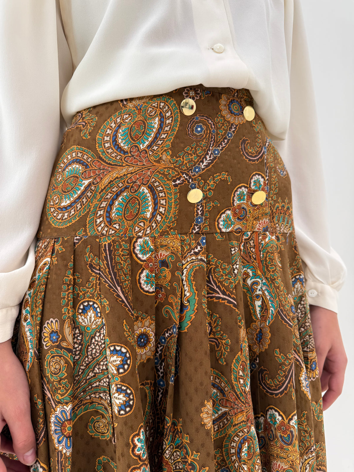 Fustă plisată din mătase naturală groasă cu print paisley în culori de toamnă