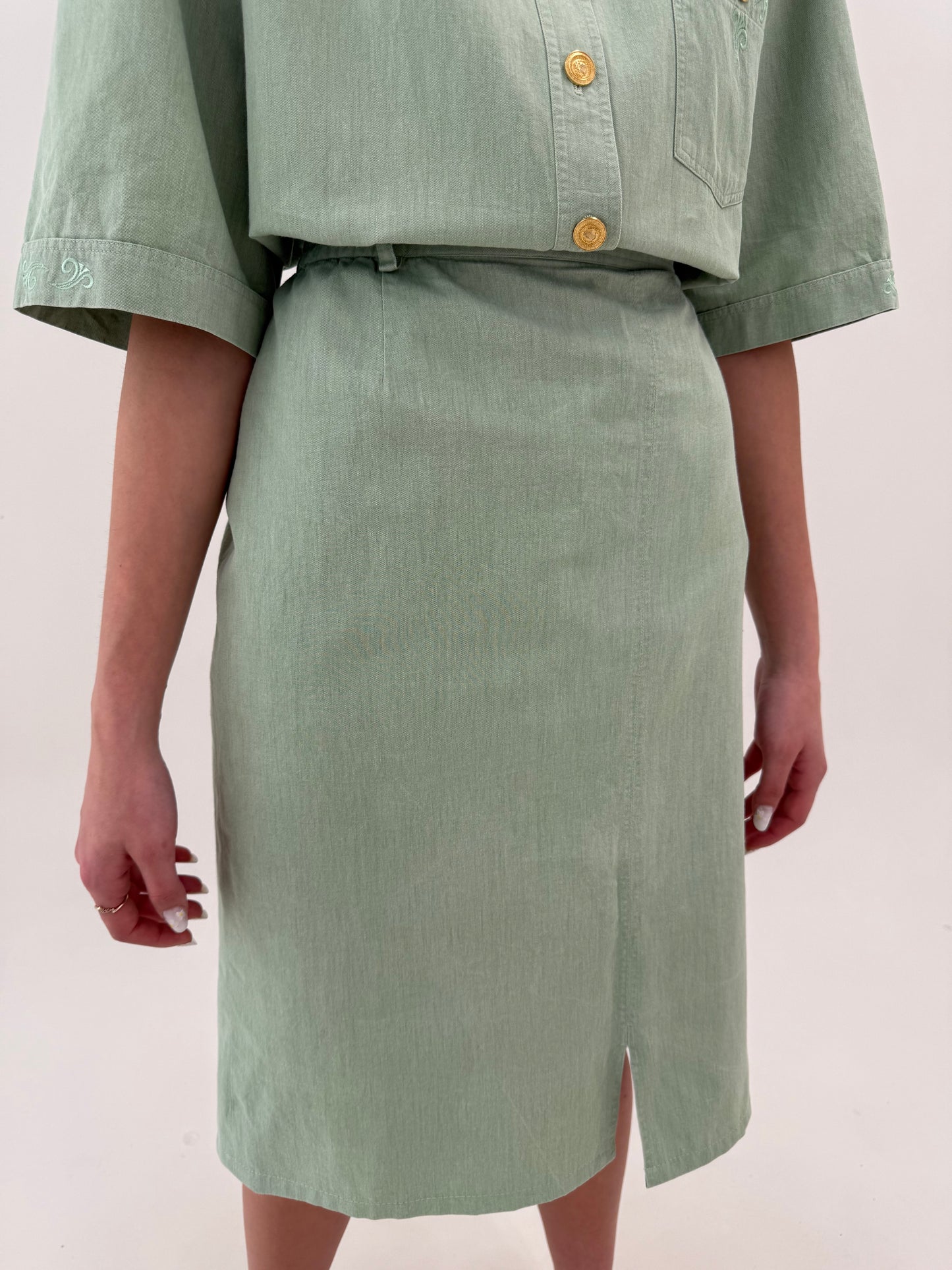 Deux piece de brand luxury Delmod light green cu nasturi metalici aurii