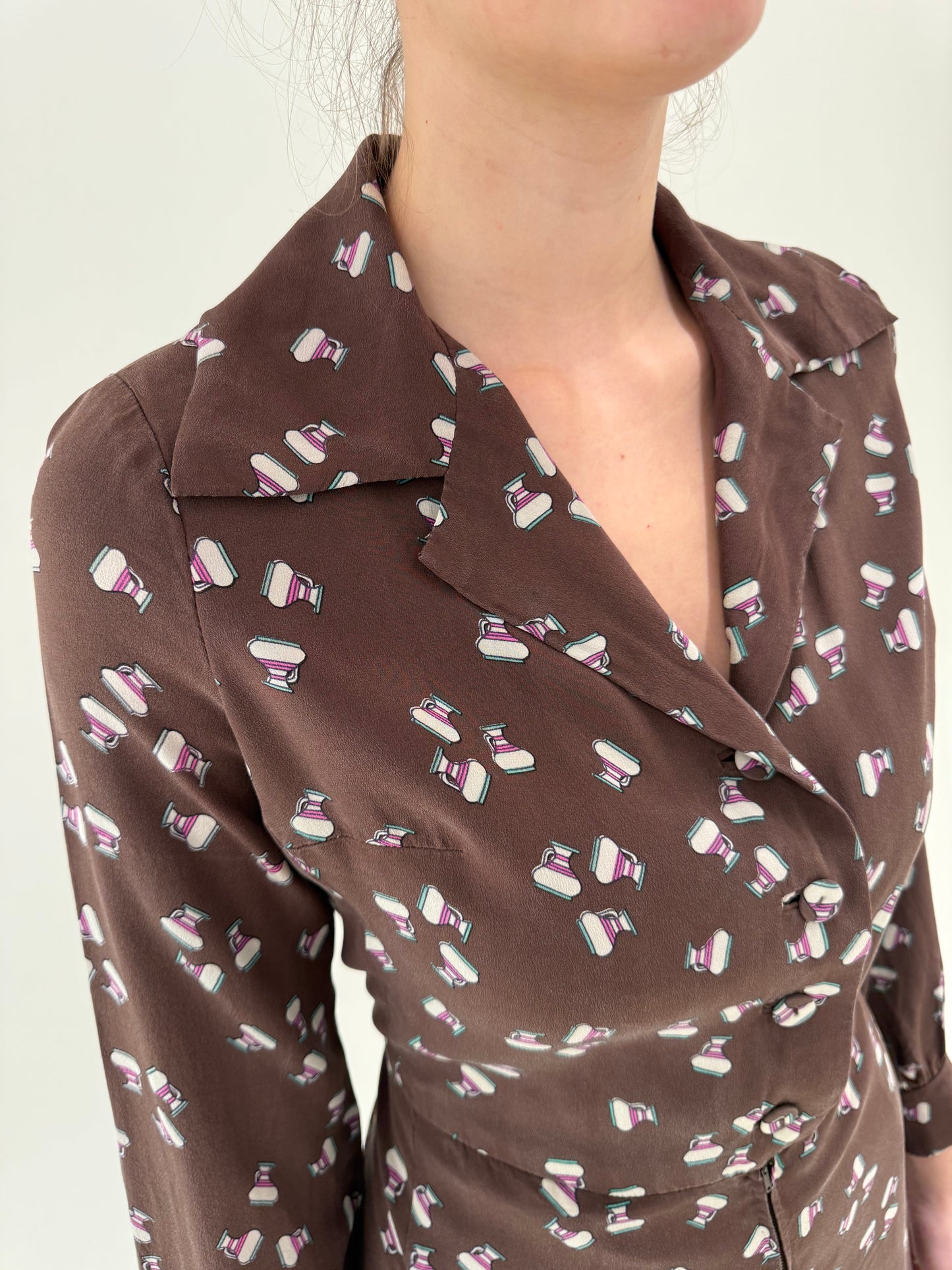 Rochie vintage tip cămașă din mătase mătușă cu print delicat