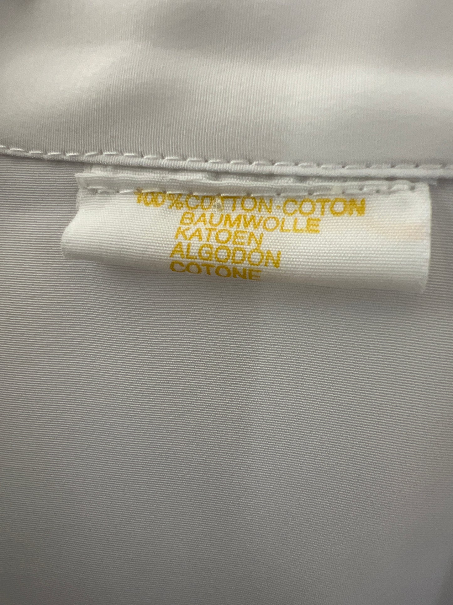 Cămașa vintage cu broderie fină perlata
