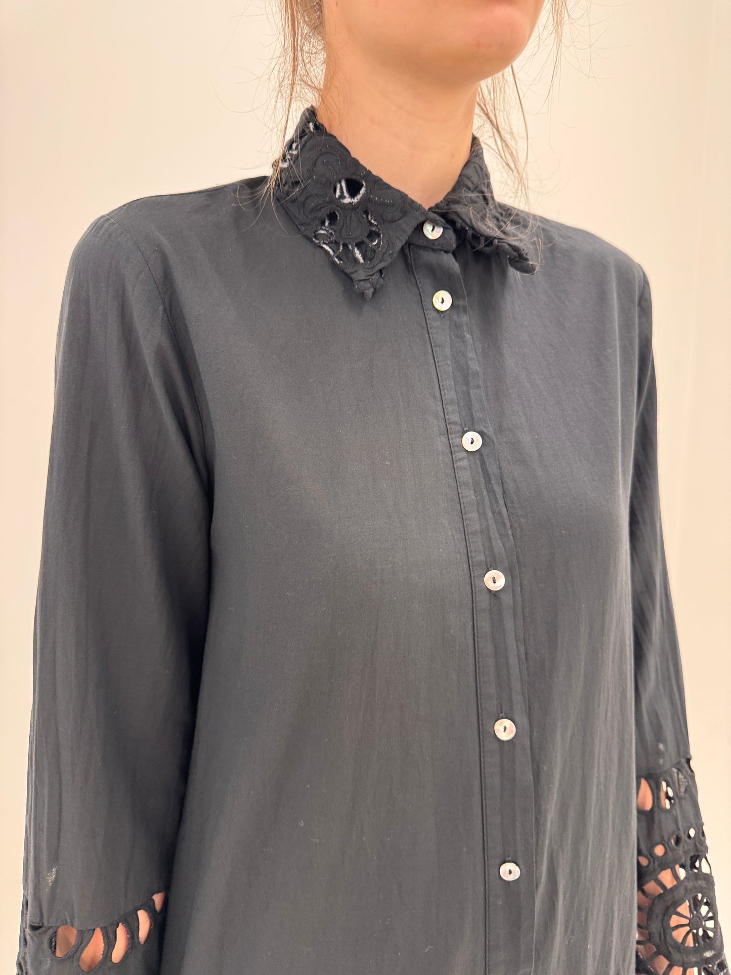 Tunica lungă / rochie neagră cu broderie anglaise superbă din bumbac