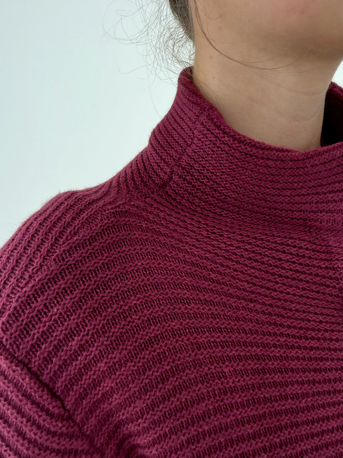 Cardigan burgundy ribbed din mix de cașmir cu funnel neck