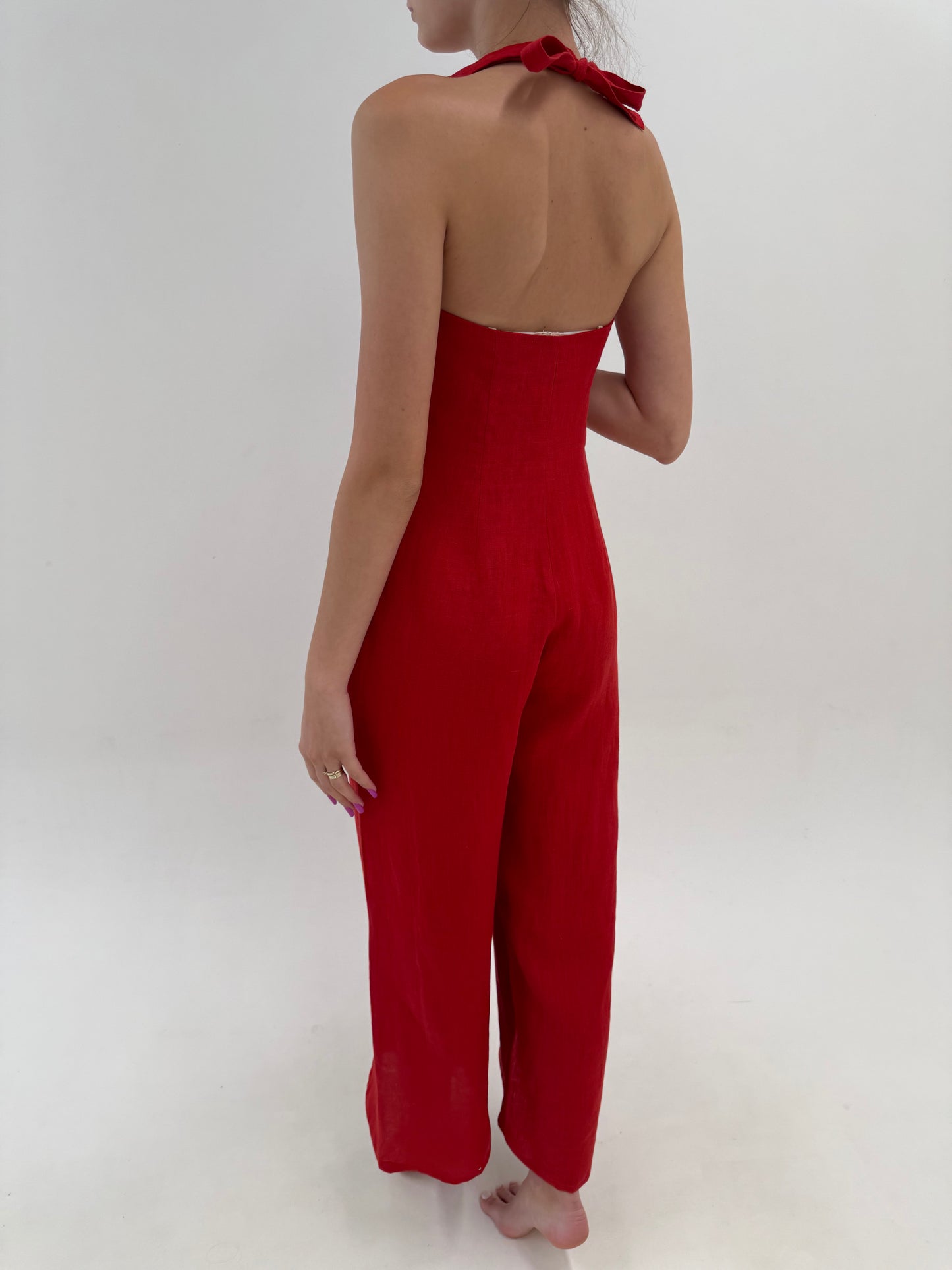 Salopetă tall excepțională din in roșu clasic cu decupaj la spate și pantaloni palazzo