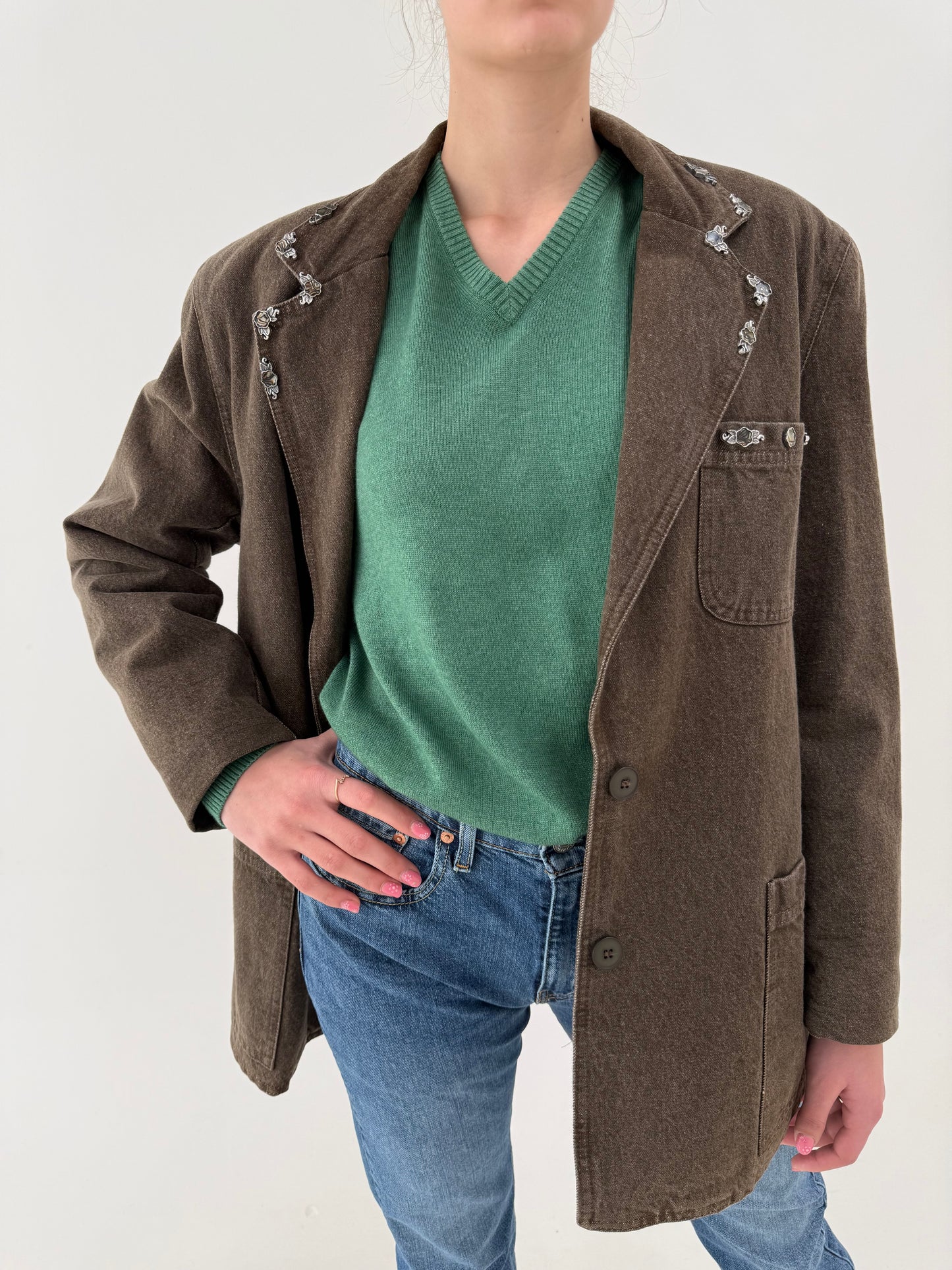 Jacheta luxury Les Copains din jeans cu padding fin și aplicații manuale metalice argintii