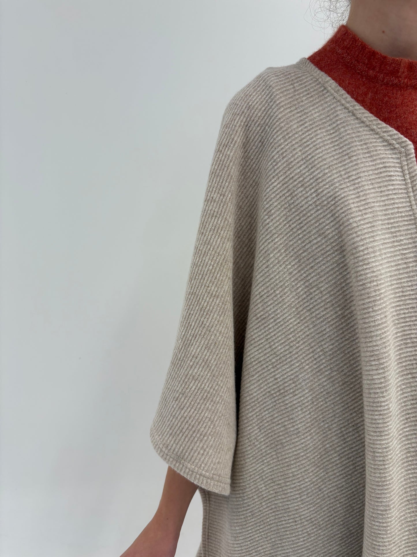 Capa lunga camel din tricot de lana extrafina