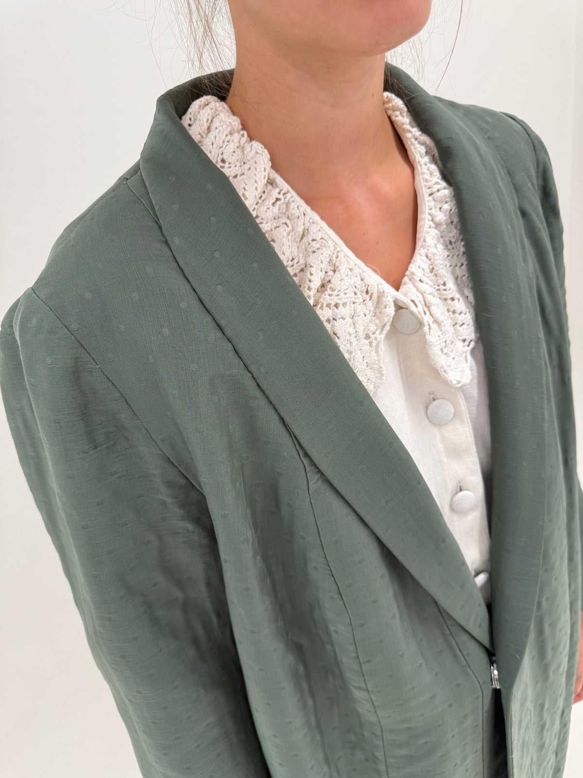 Palton sartorial italian din matlasé de mătase naturală dusty green de designer