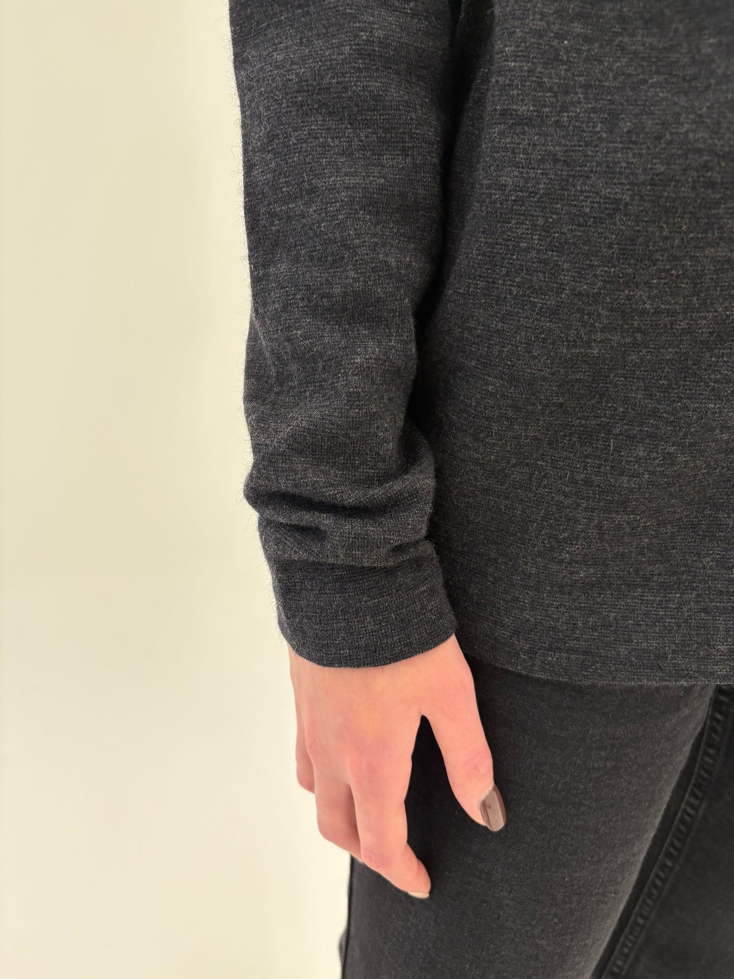 Cardigan vintage de gramaj mare în croi lejer din lana merino extrafina