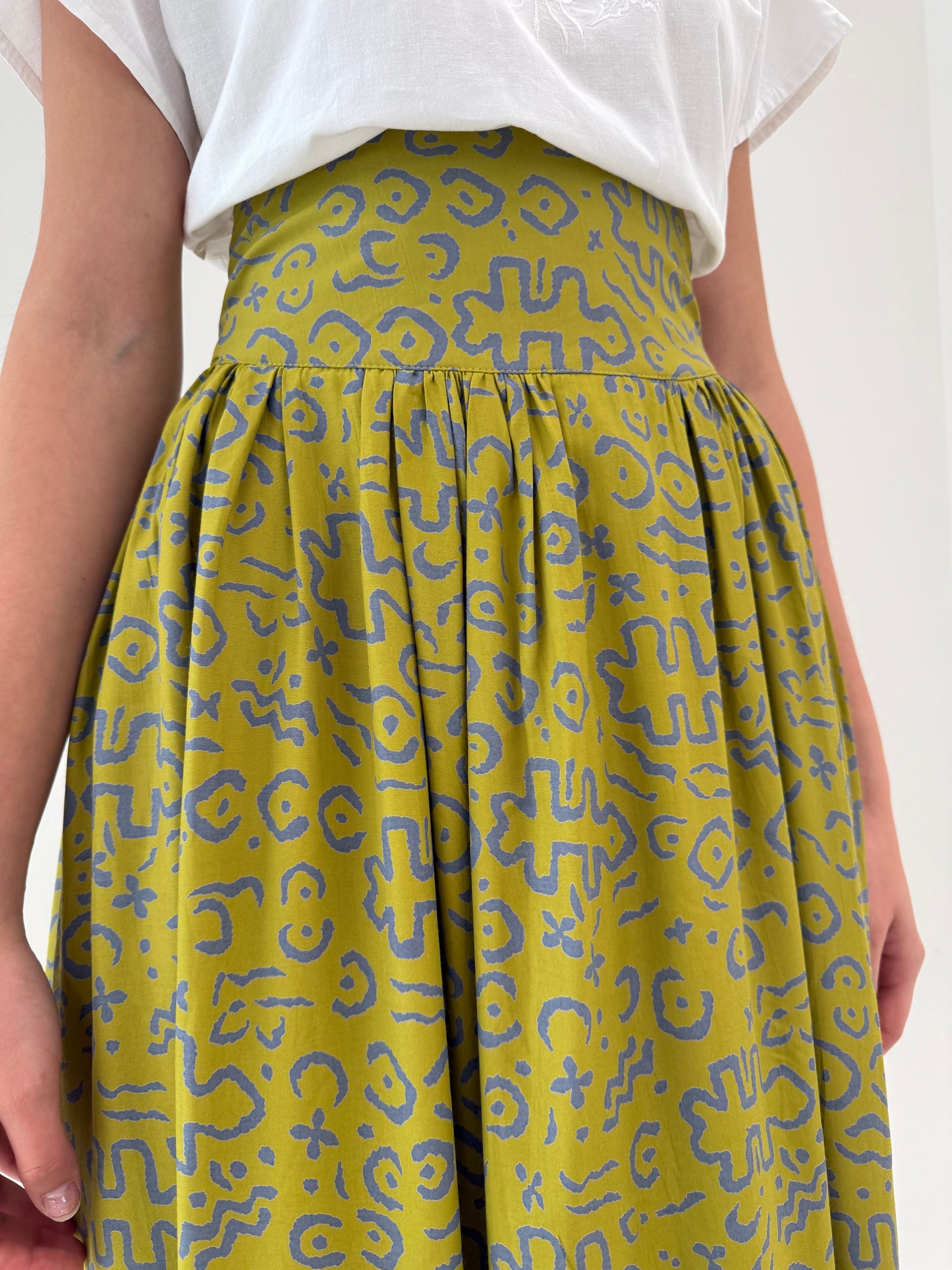 Fustă vintage maxi super vaporoasă olive green cu talie ultra marcată
