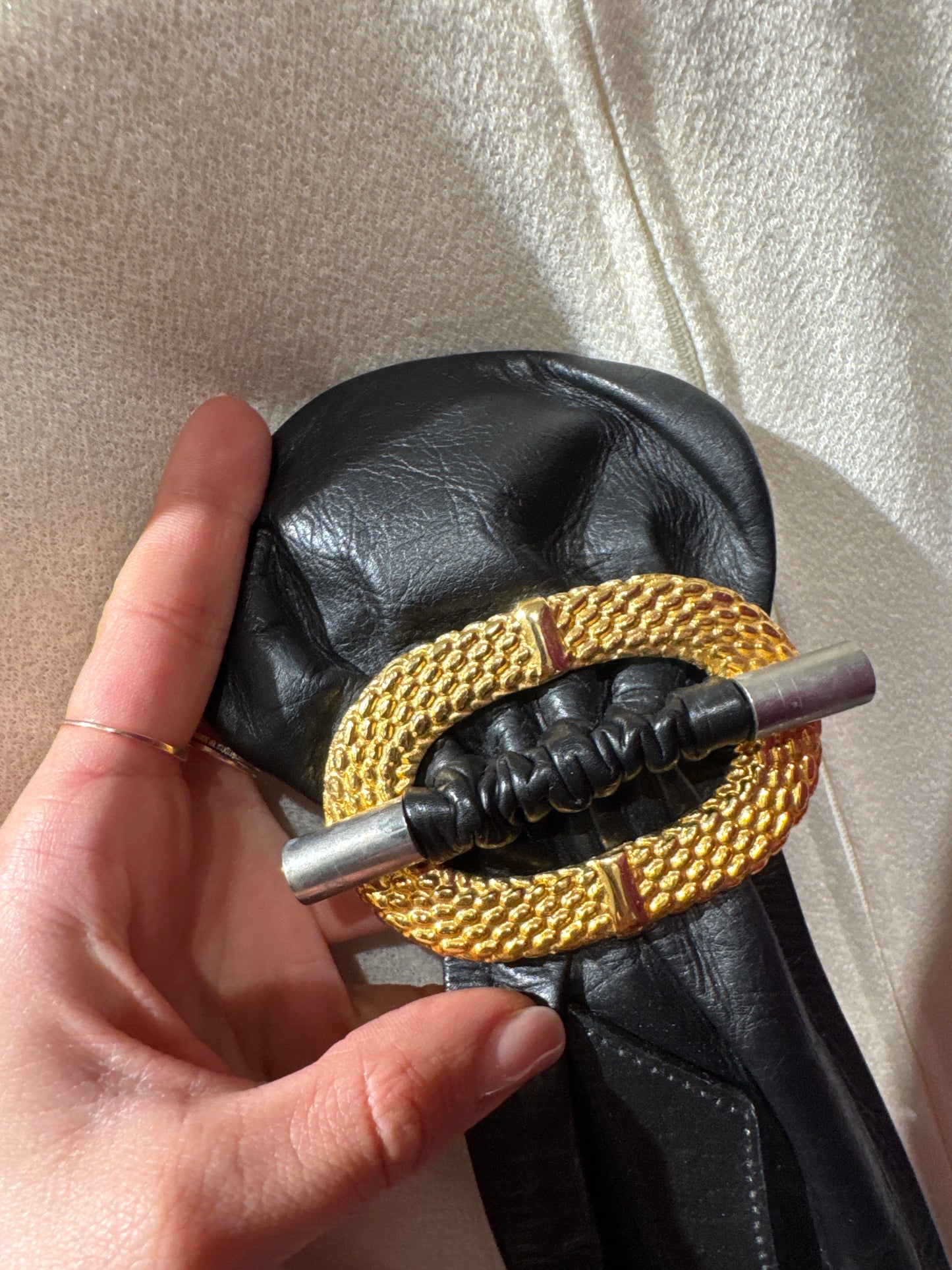 Centura vintage statement cu feronerie aurie+ argintie din piele naturală