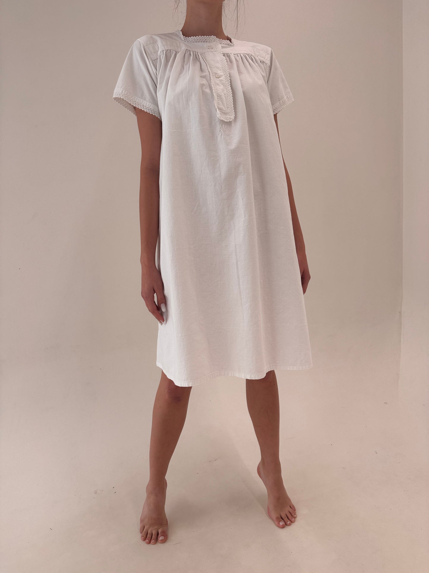 Rochie old vintage din pânză veche excepțională de bumbac cu lucrătură manuală