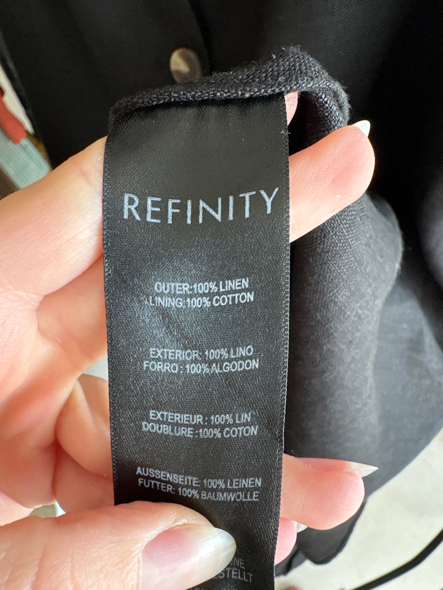LBD maxi din in negru premiul în croi ultra feminin flatant