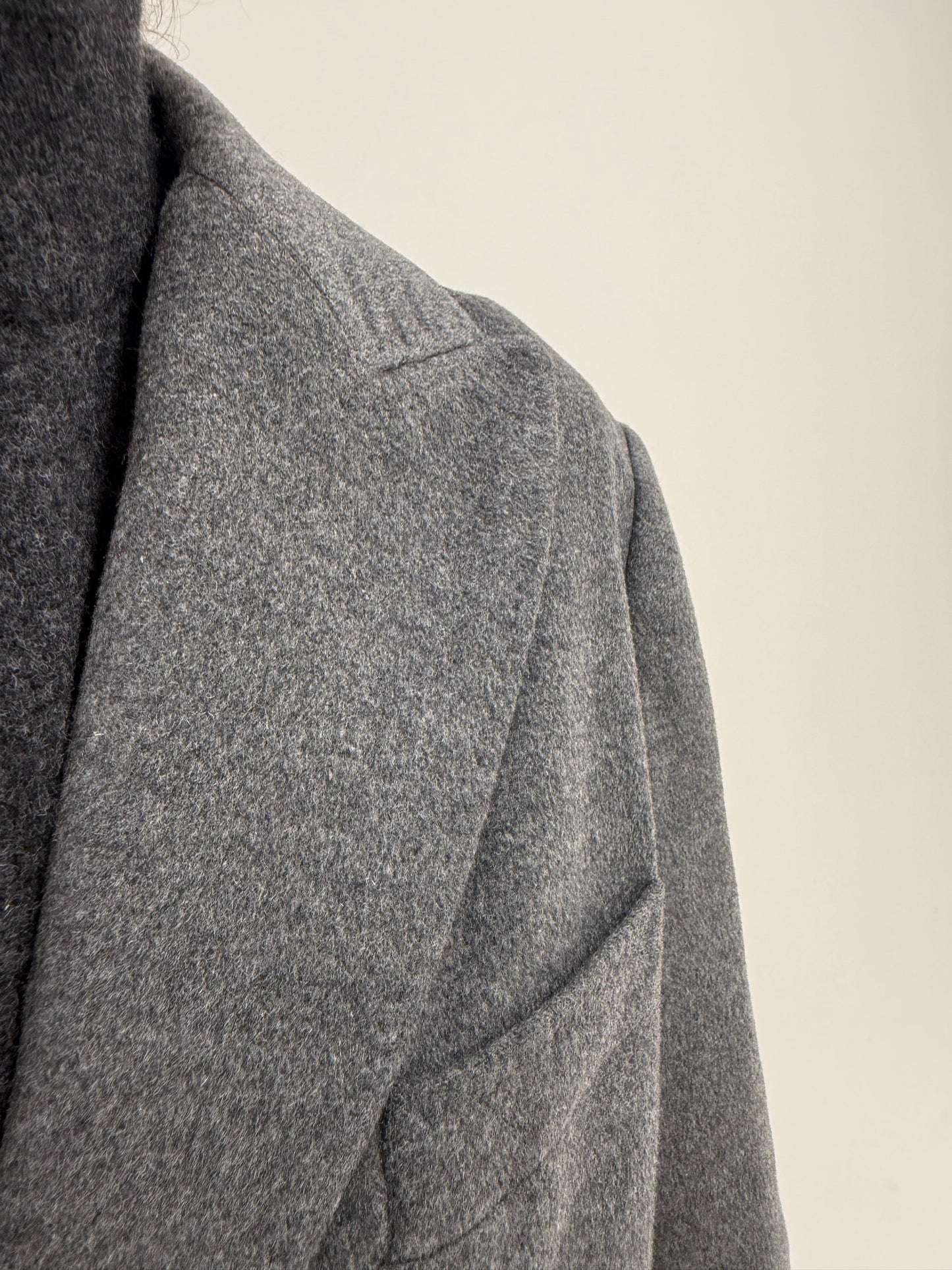 Palton stone gray din lana extrafina cu cașmir structurată în croi lung clasic