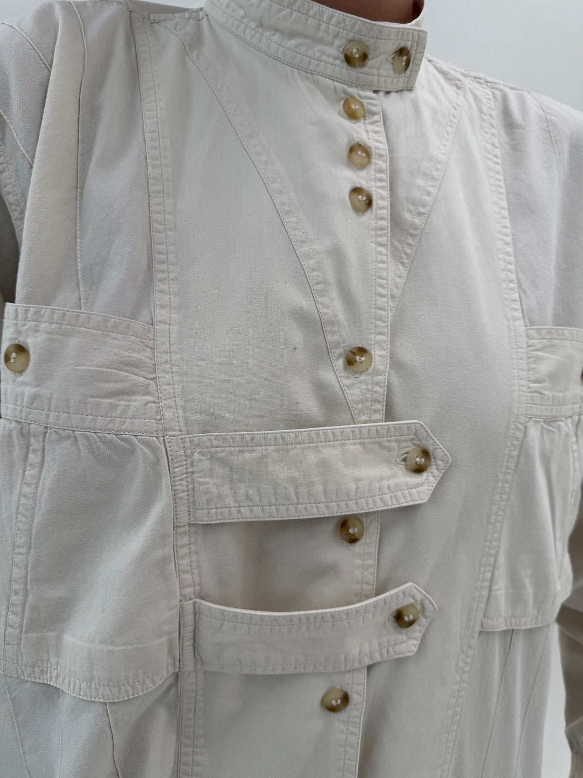 Cămașa cu influențe casual în croi retro modern off white din bumbac plin