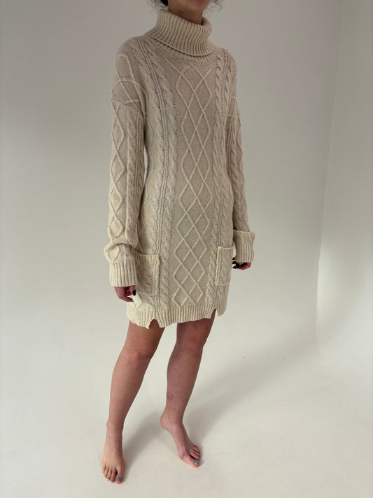 Rochie tip maleta tall butter white în croi lejer din lana extrem de fină plină