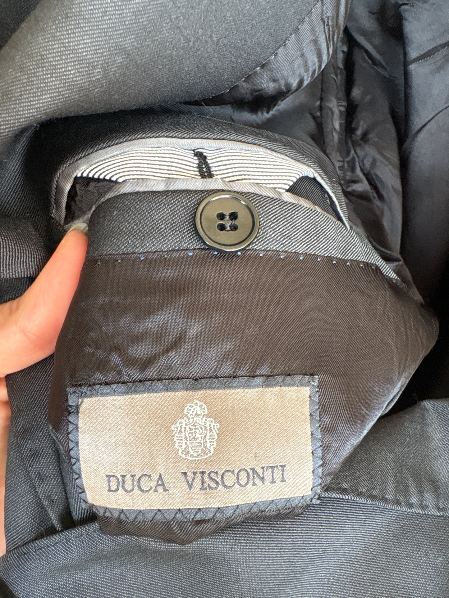 Costum italian din lana merino extrafina super 110’s in croi actual