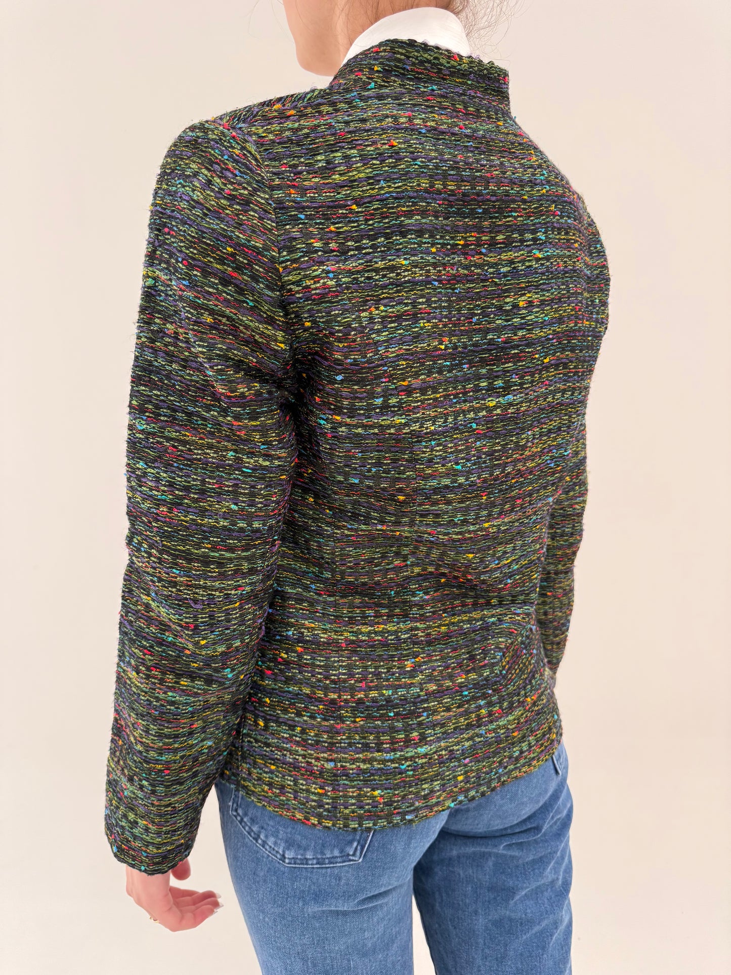 Sacou cu revere reinterpretate din tweed curcubeu excepțional