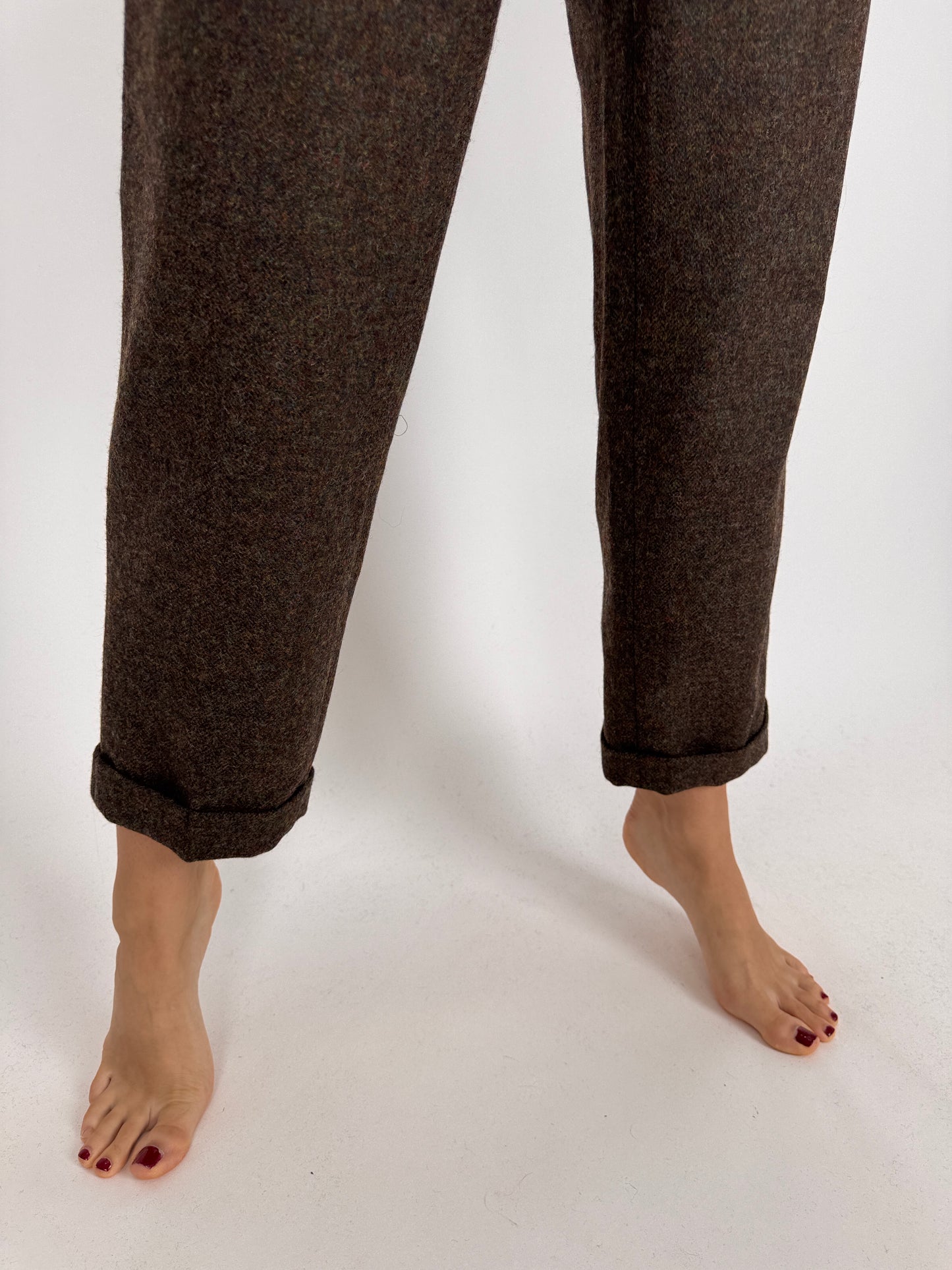 Pantaloni din lana groasă coffee brown cu pense