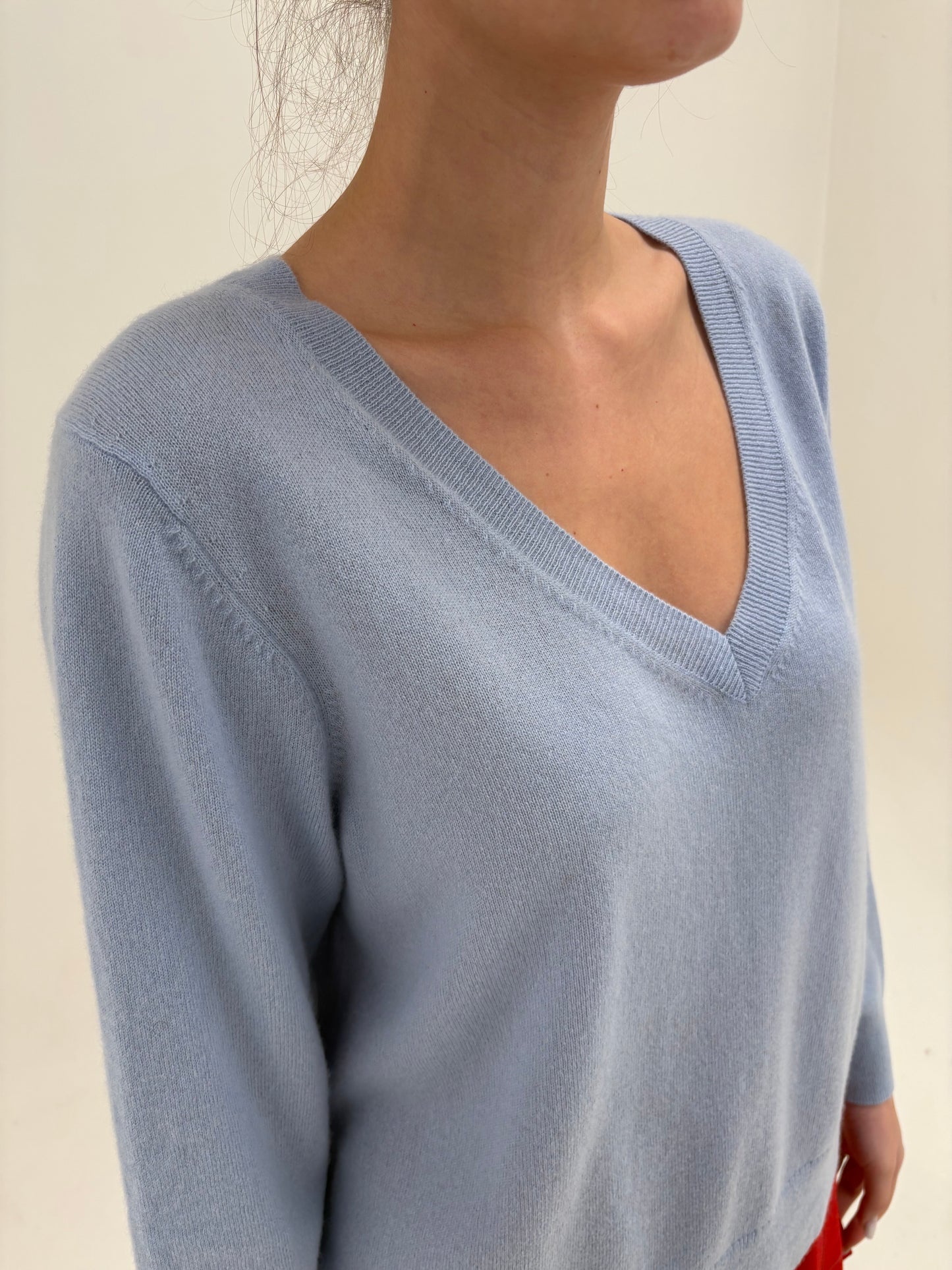 Puloveras baby blue petite din cașmir în anchior