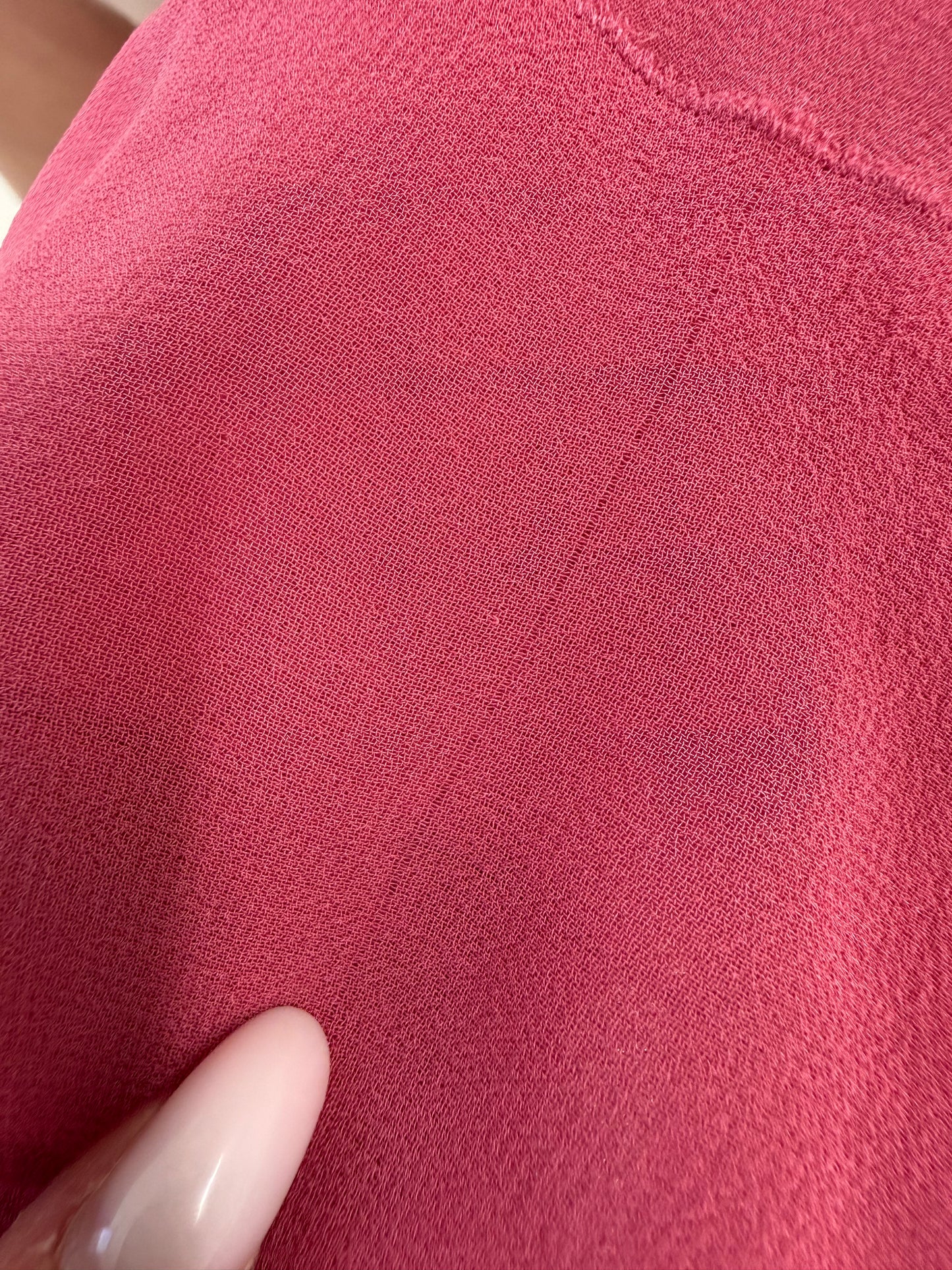 Top din mătase naturală dark pink cu volane în bie