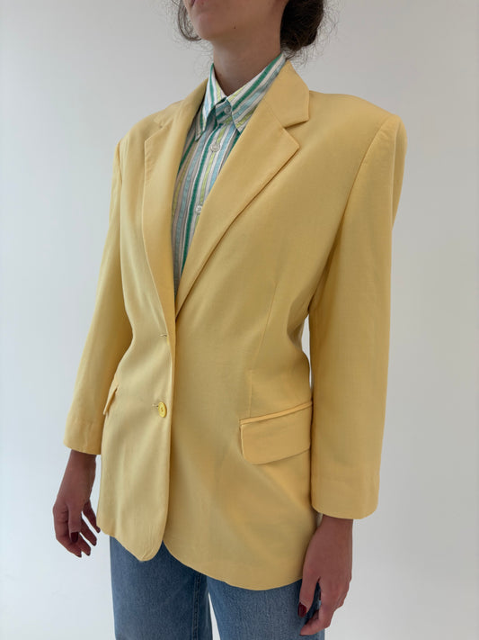 Sacou petite butter yellow în croi ușor cambrat din lana extrafina