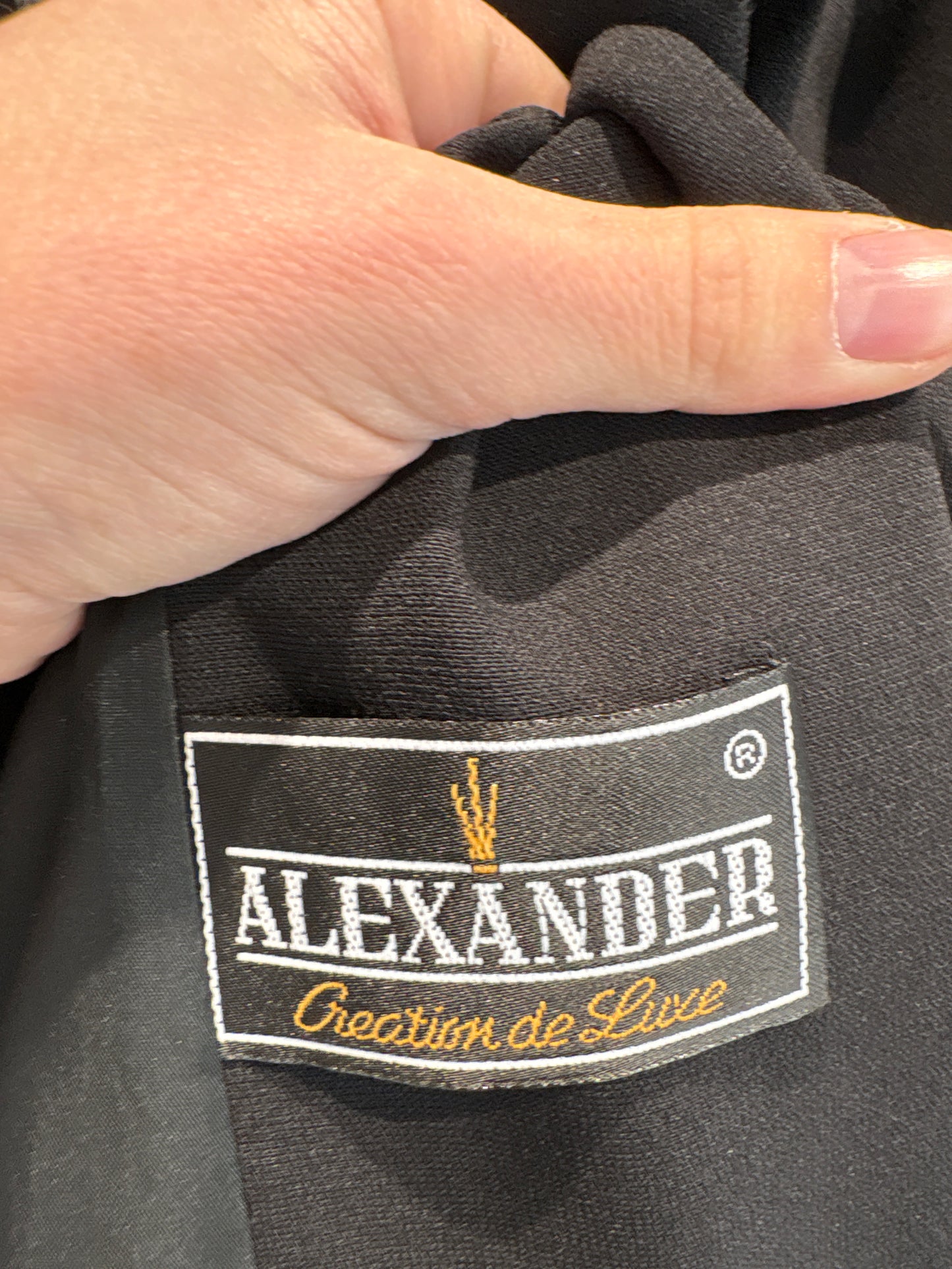 Sacou negru cambrat din lanita subțire cu inserții de catifea